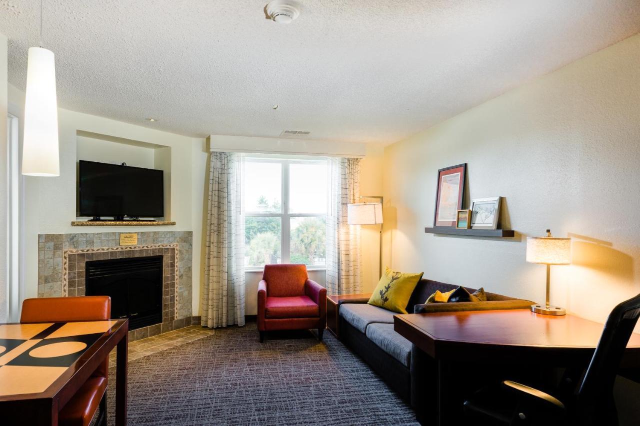 One-Bedroom King Suite with Fireplace