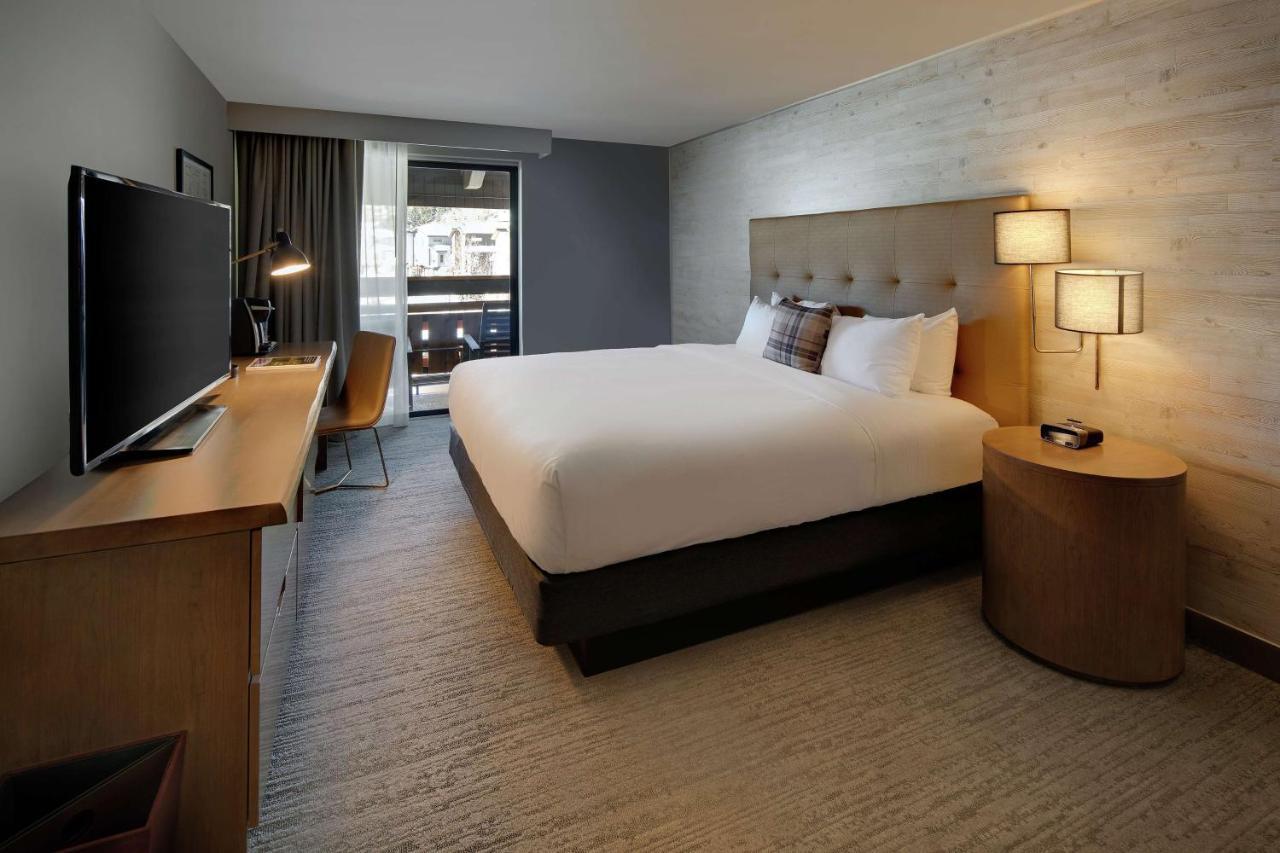 King Room with Balcony