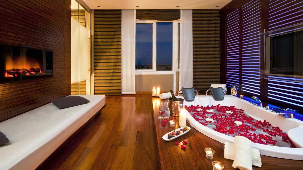 King Suite Spa Bath