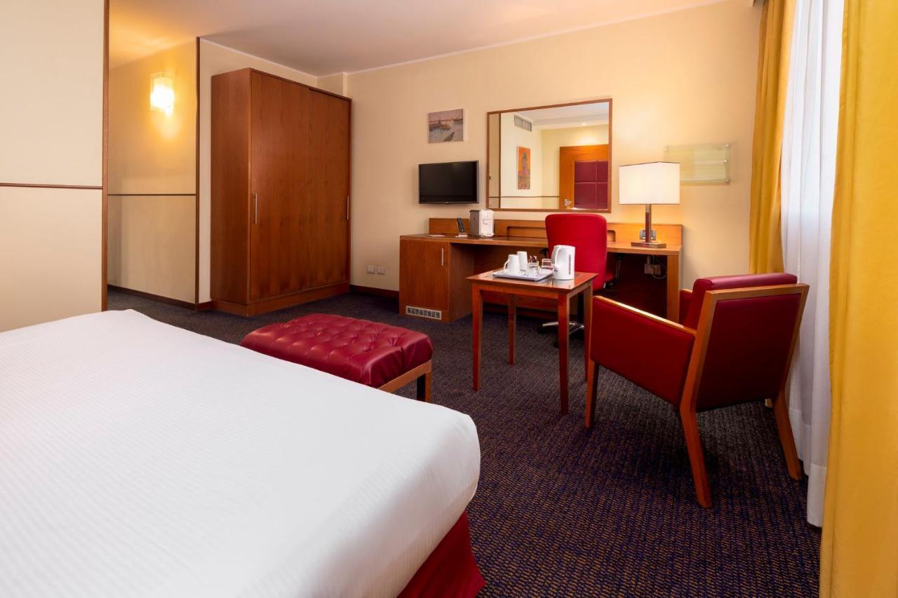 Premium King Room