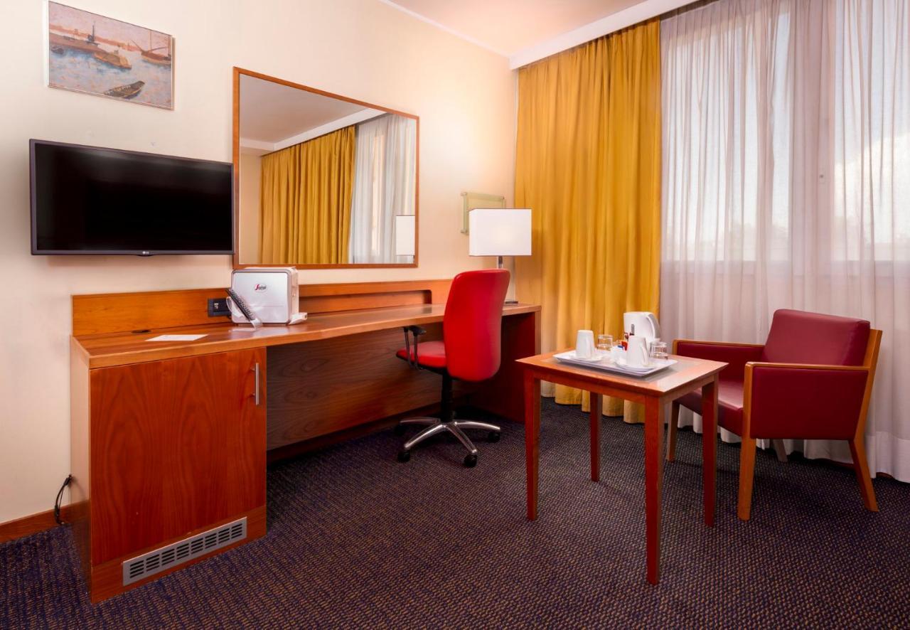 Premium King Room