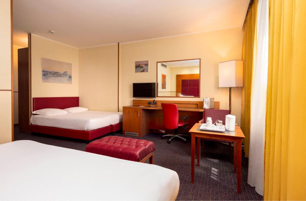 Premium King Room