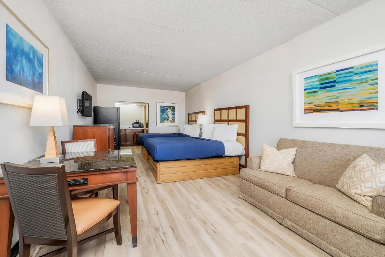 Studio Suite, 2 Queens Beds, Pull Out Sofa, Non Smoking