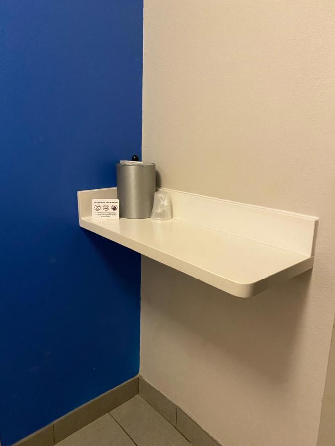 King Room with Roll-In Shower - Disability Access