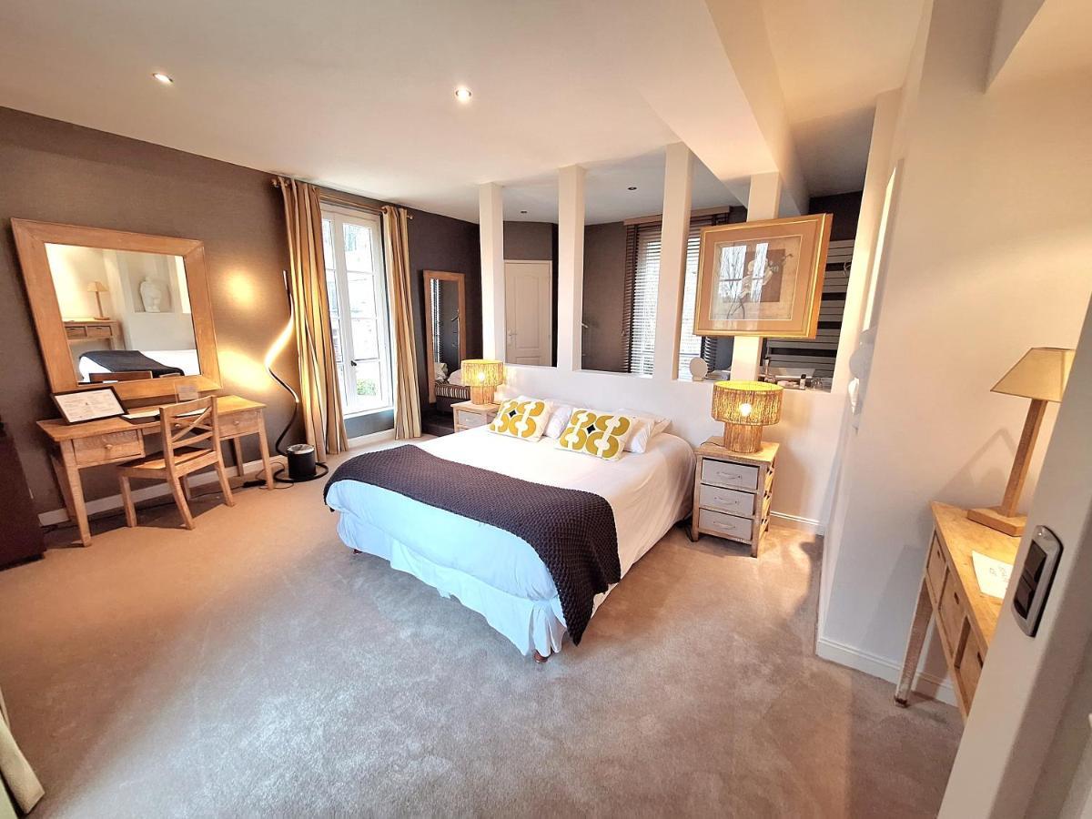 Deluxe Double Room Bath