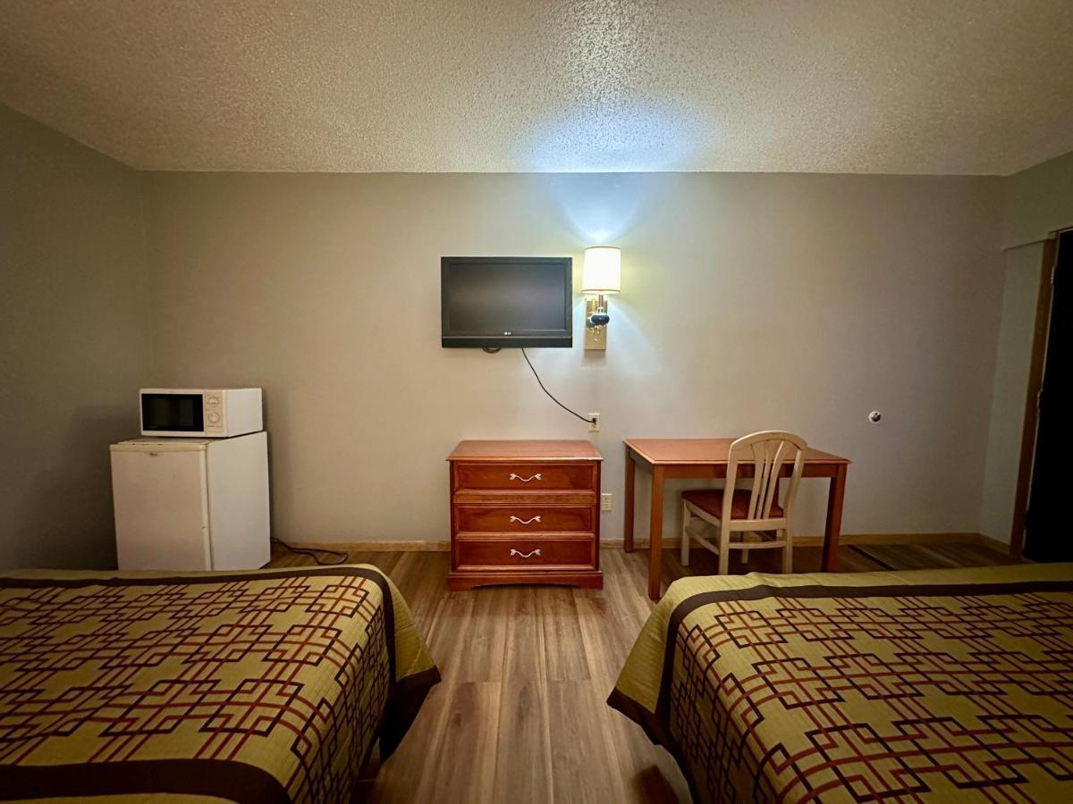 Queen Room Two Queen Beds