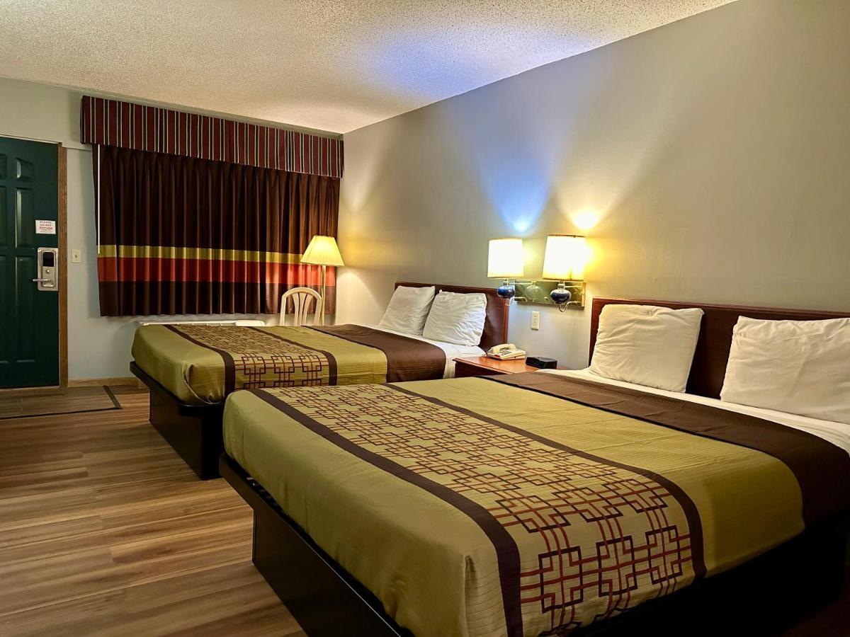 Queen Room Two Queen Beds