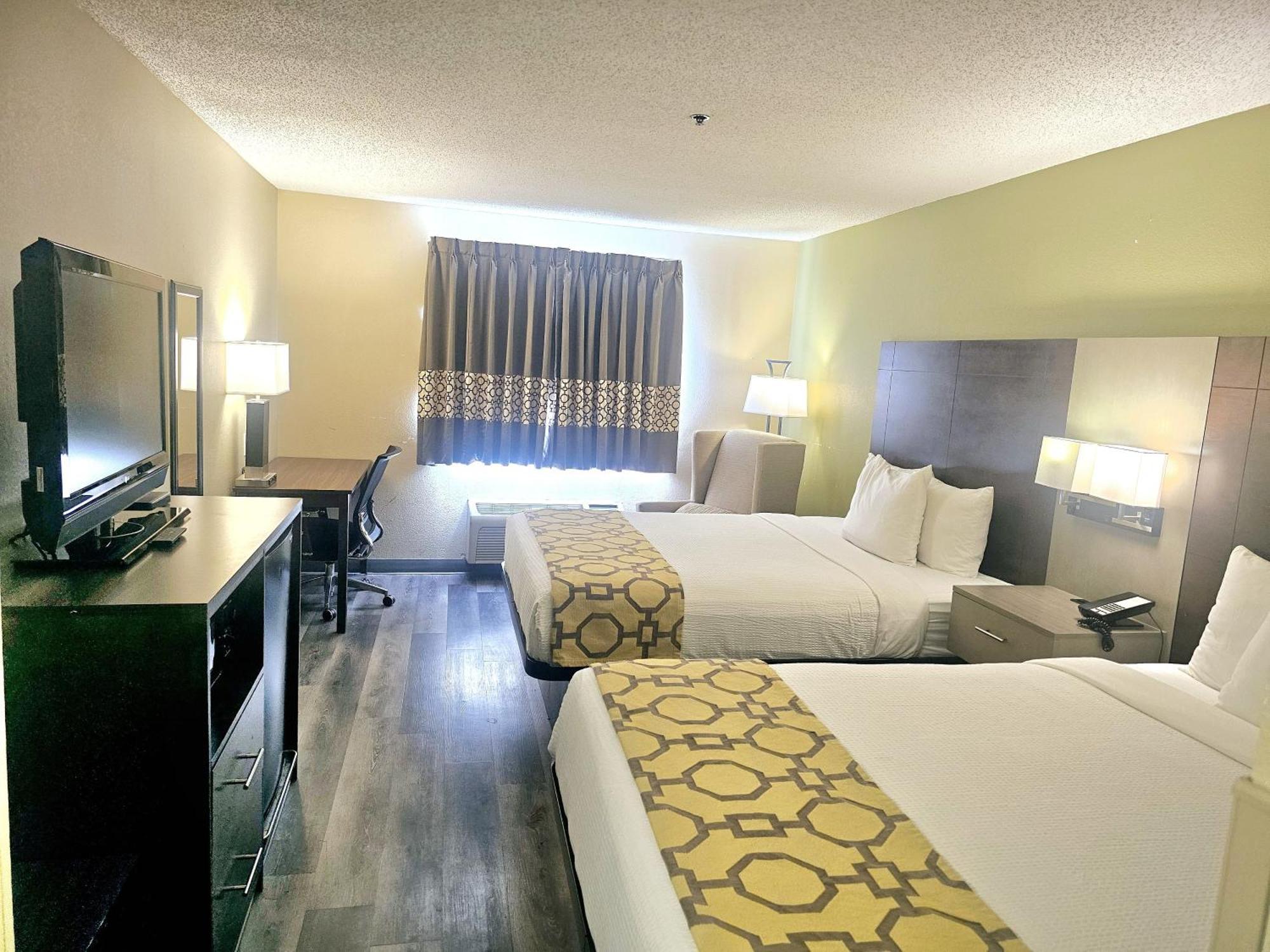 Queen Room Two Queen Beds Non-Smoking
