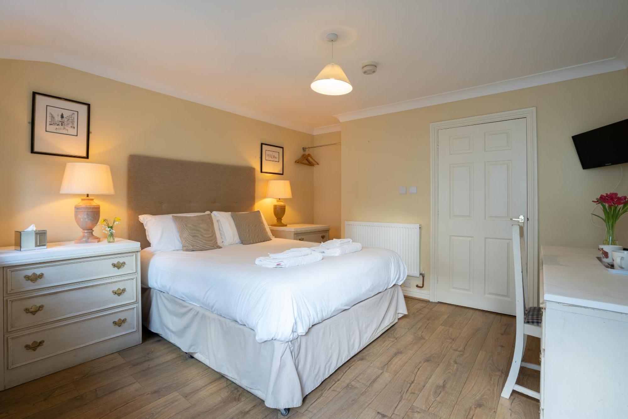 Double Room with Private Bathroom
