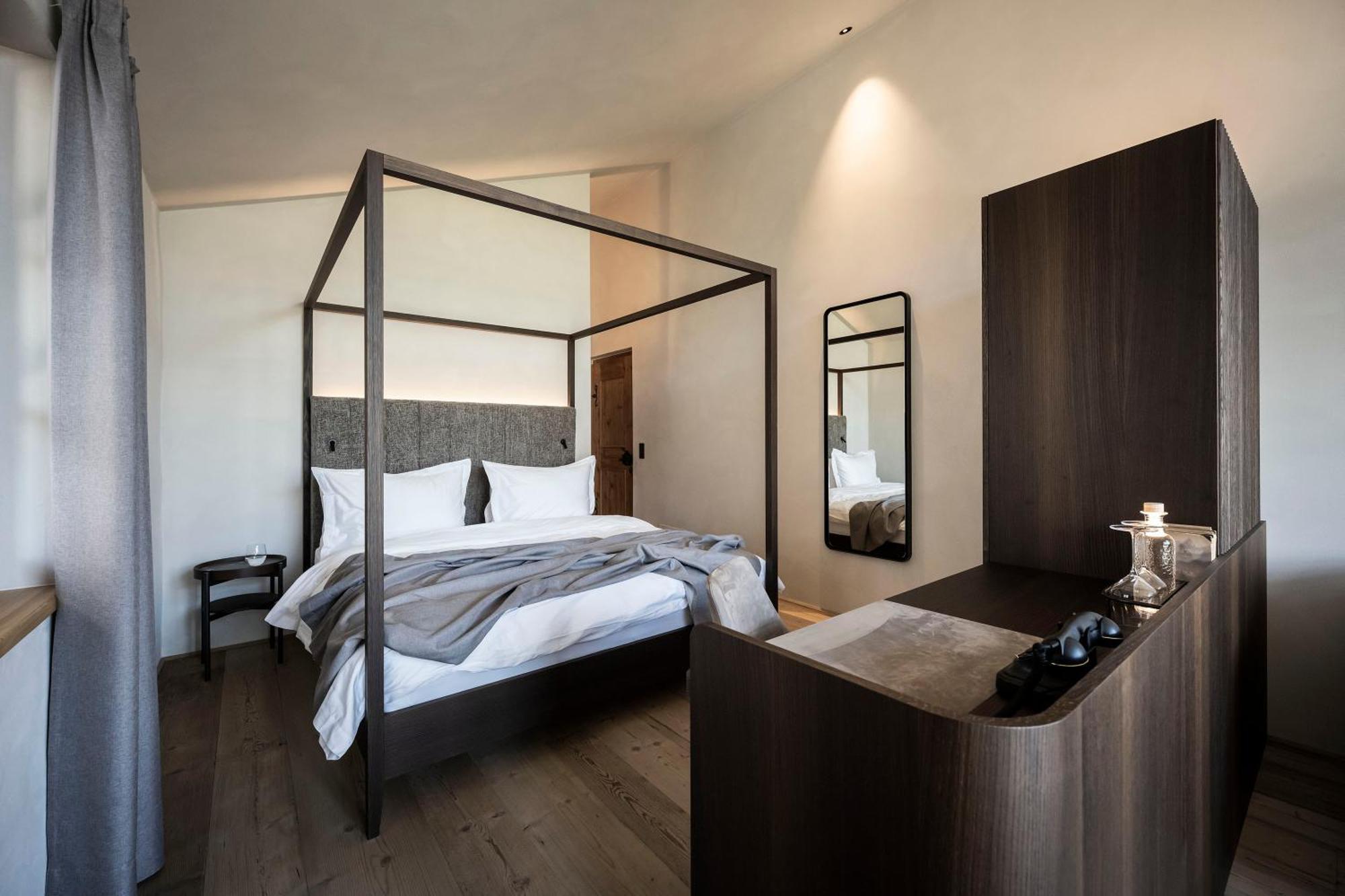 Deluxe King Suite,1499736850:JPEG