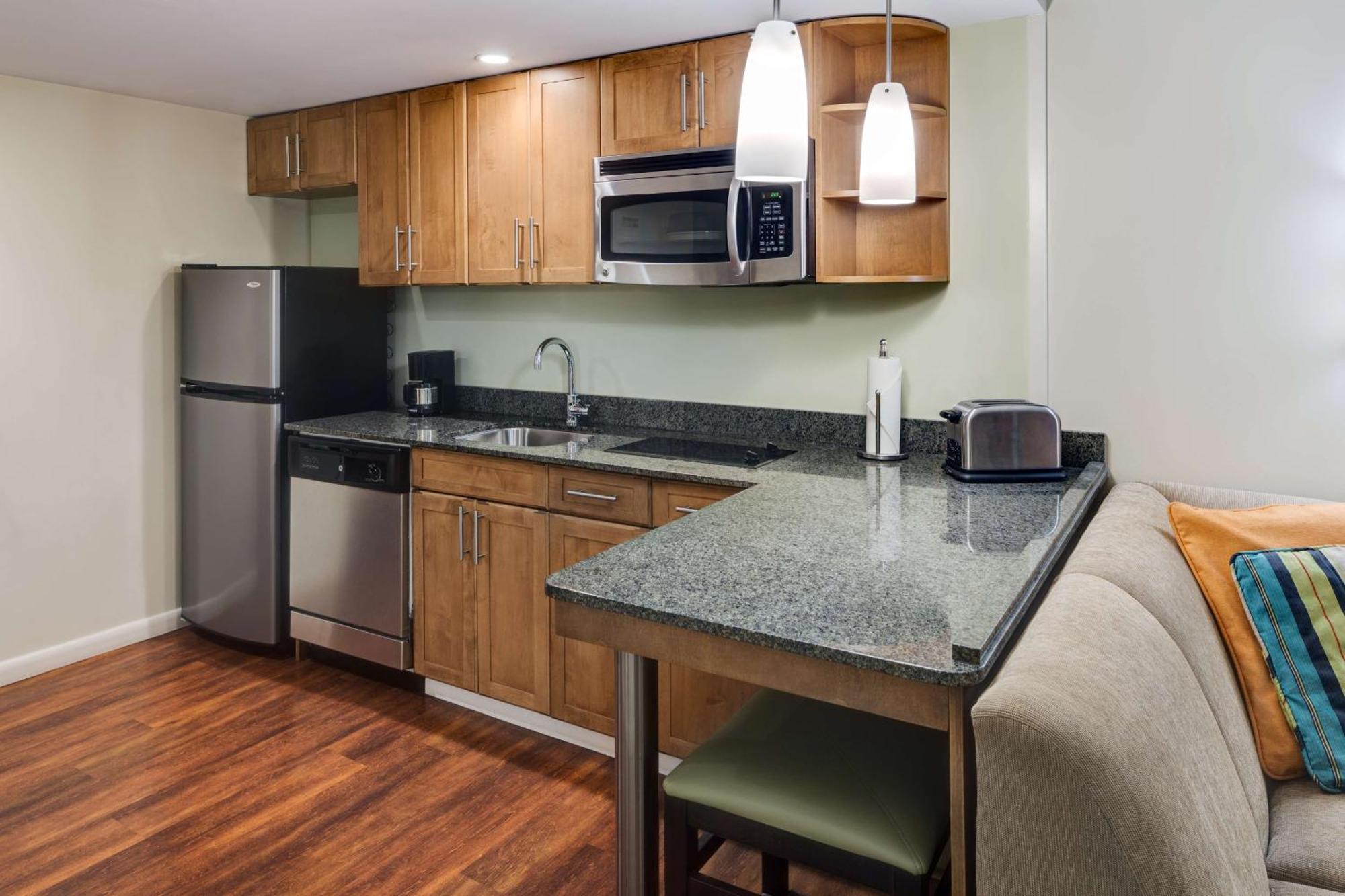 One-Bedroom King Suite