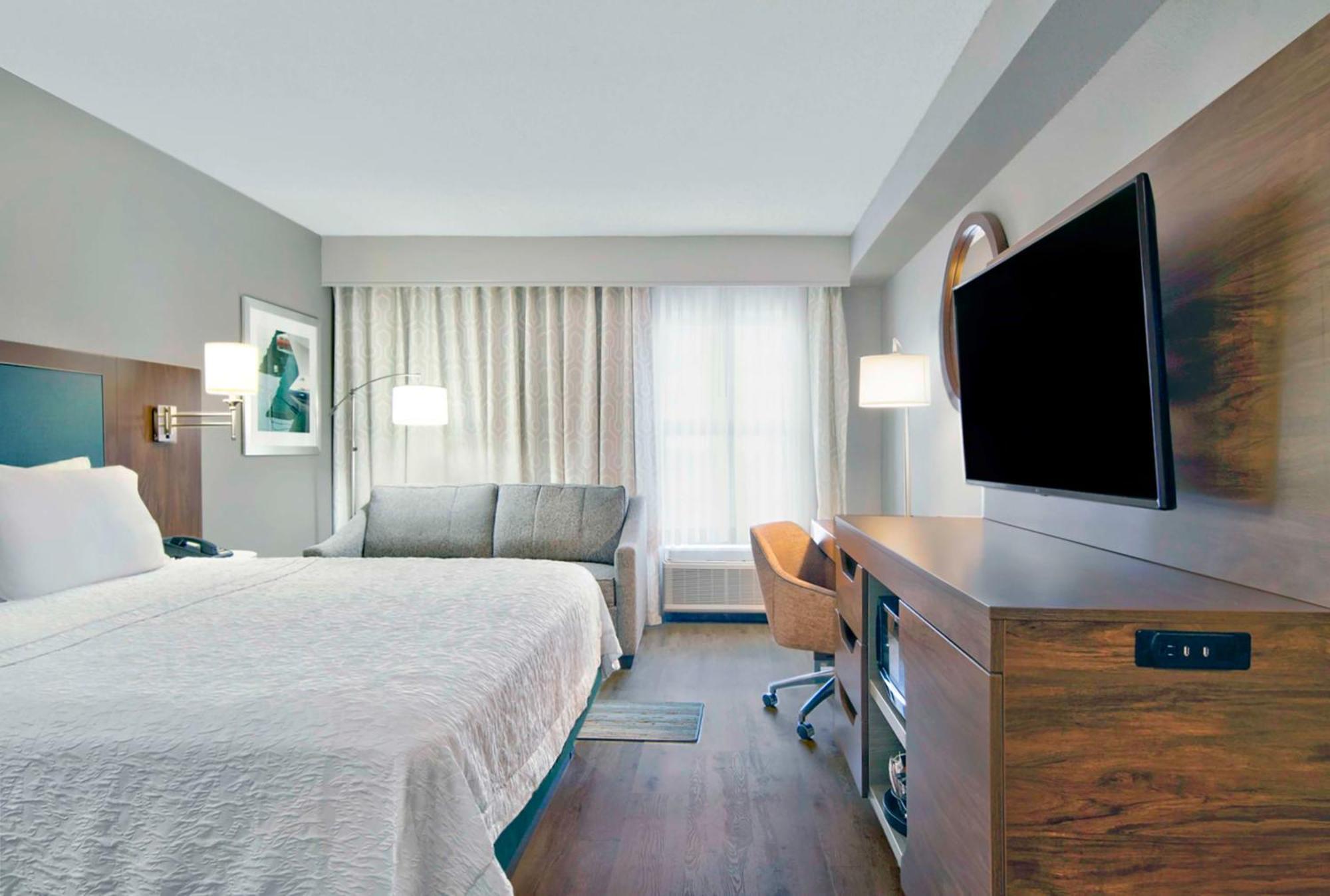 King Room Hearing Access or Non-Smoking
