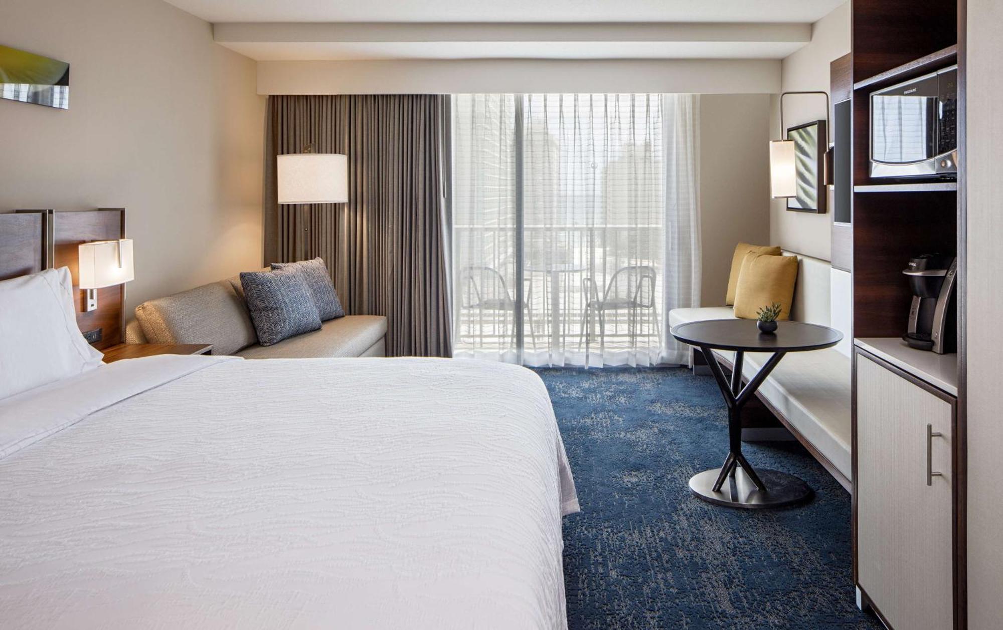King Room Sofa Bed City View