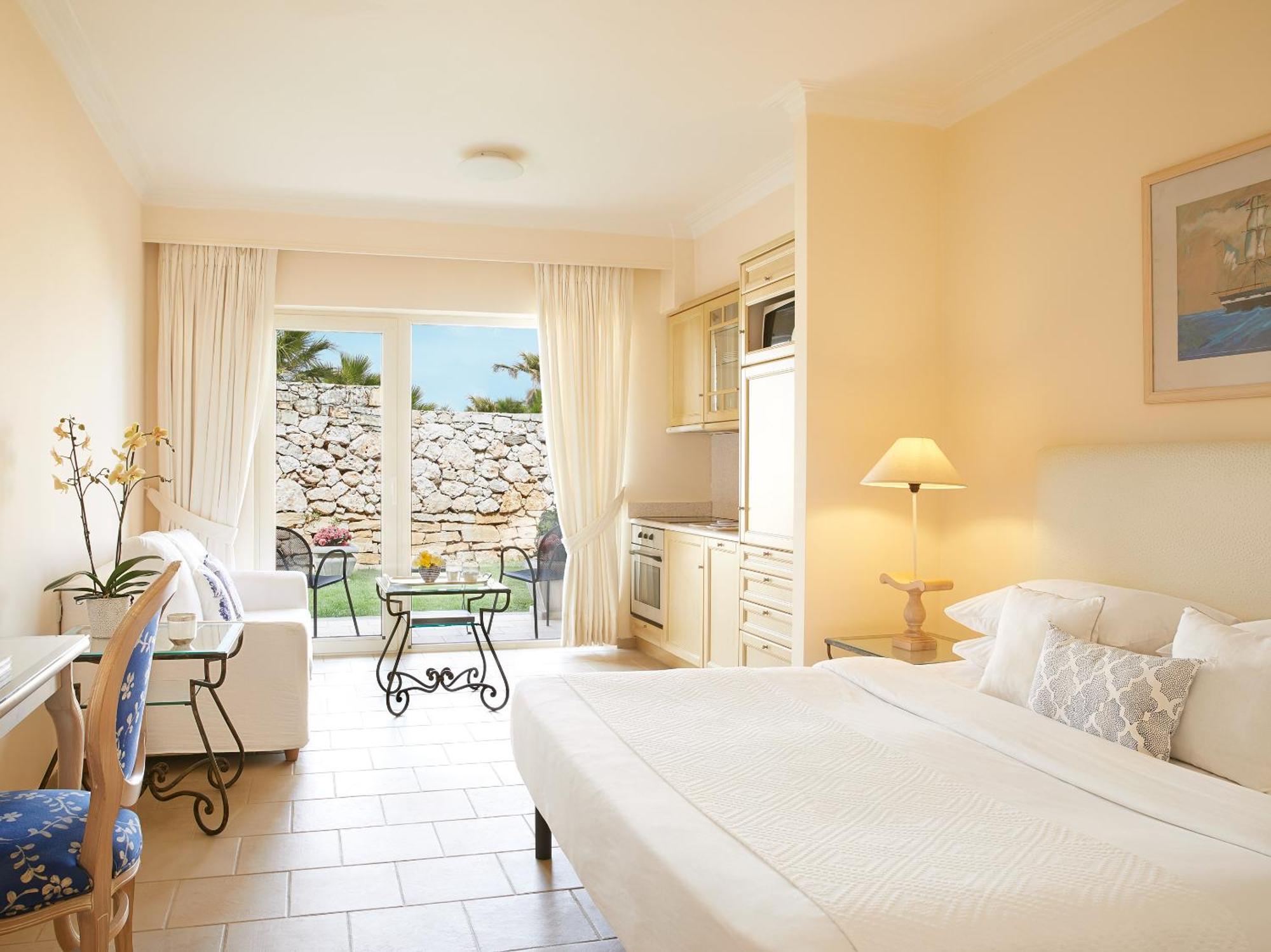 Casa Marina Familienapartment mit Pool- und Gartenblick