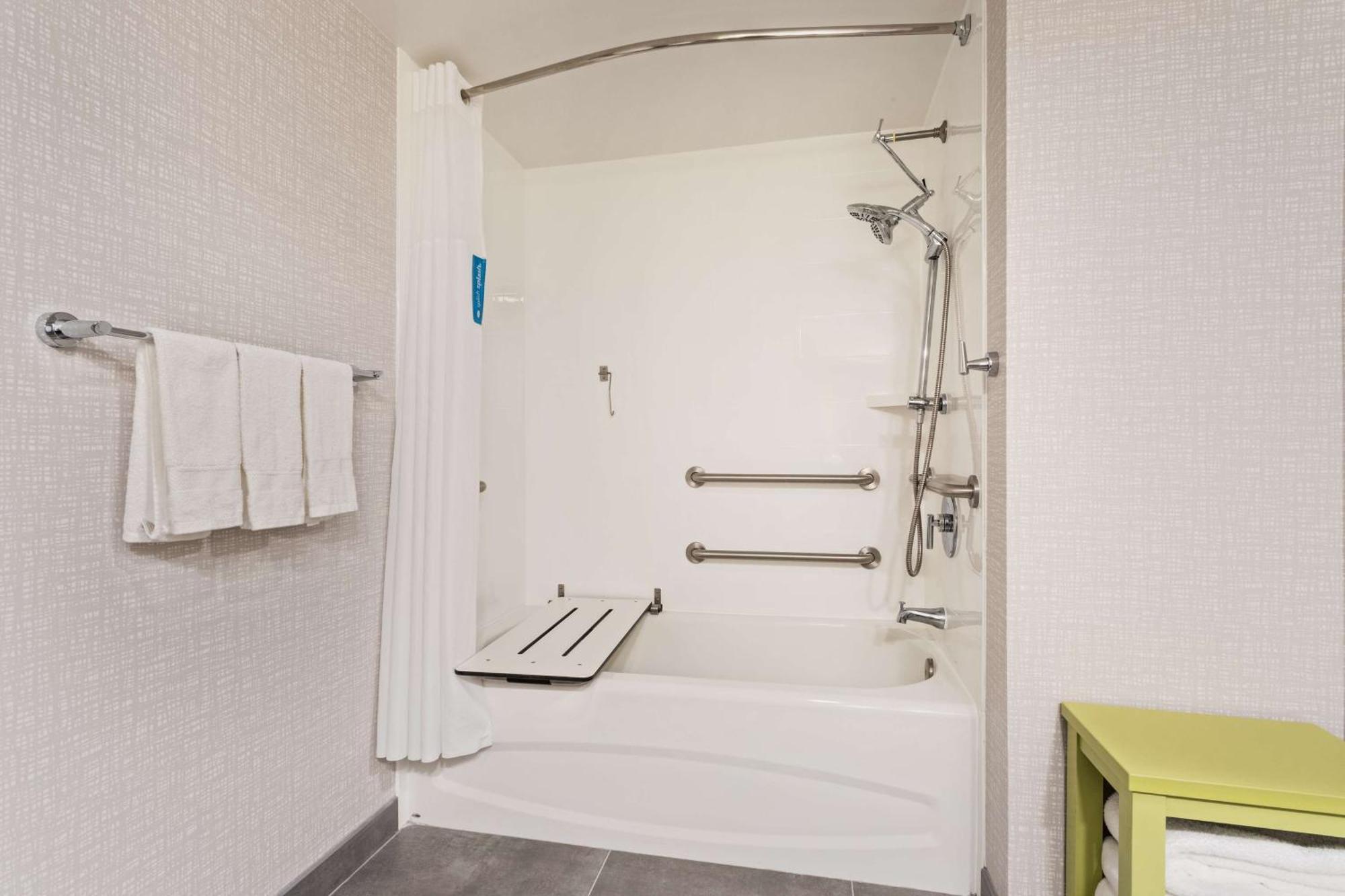 King Room Disability Access Hearing Accessible Non-Smoking