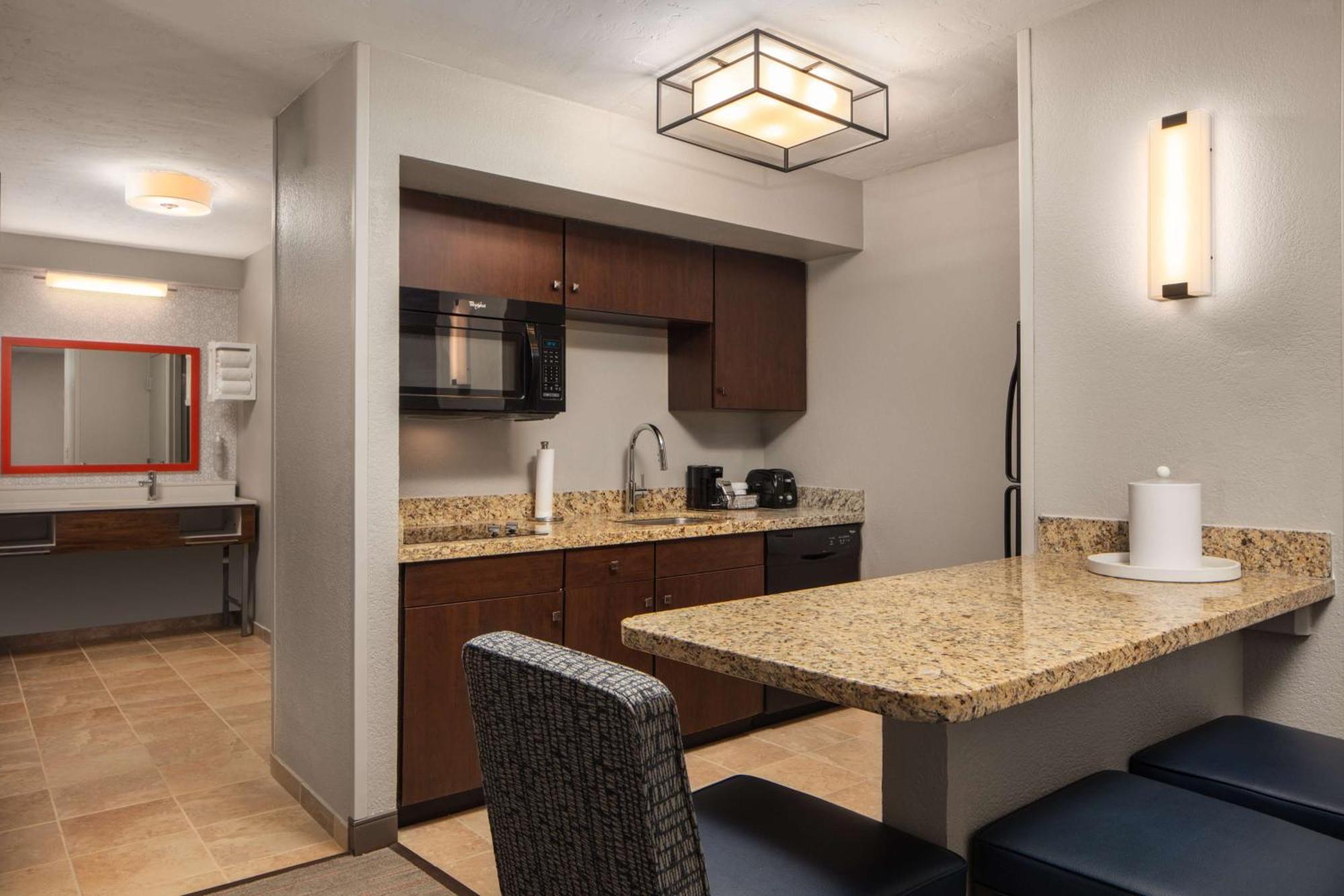 One Bedroom Queen Suite Kitchen Non-Smoking
