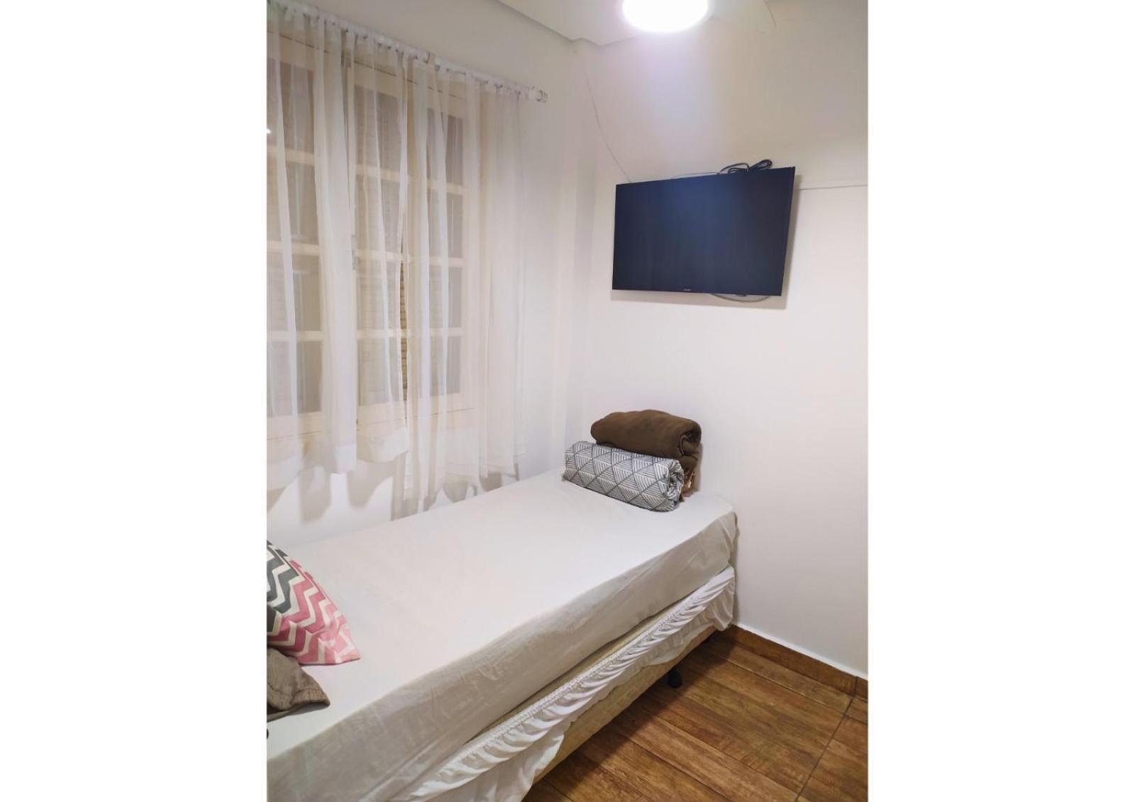 Quarto Individual com Banheiro Privativo