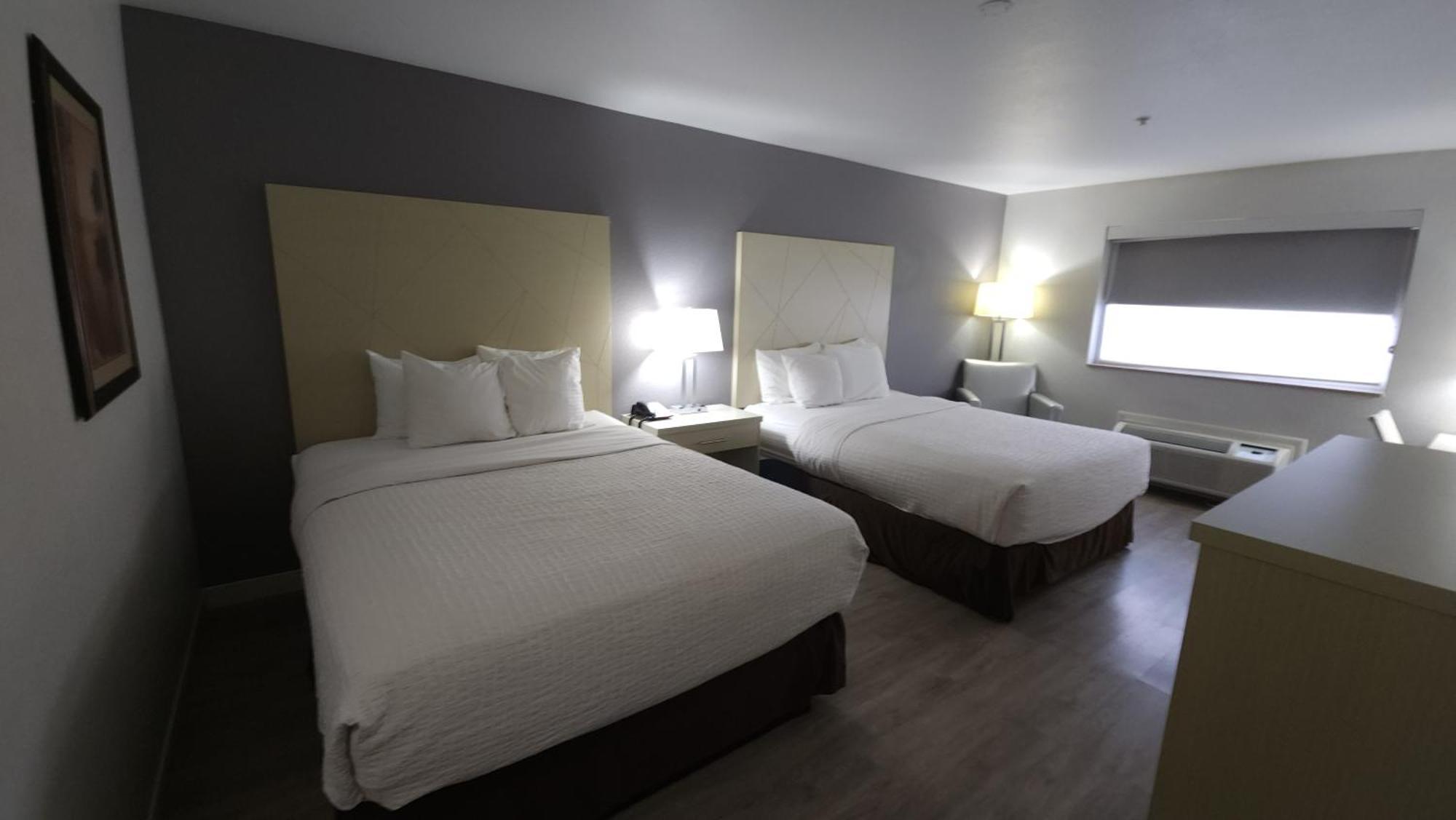 Queen Room Two Queen Beds Pet Friendly