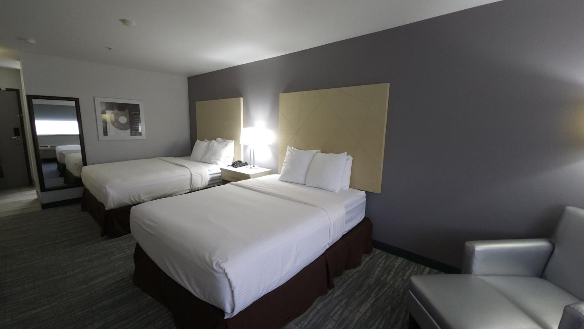 Queen Room Two Queen Beds Roll Shower Mobility Accessible