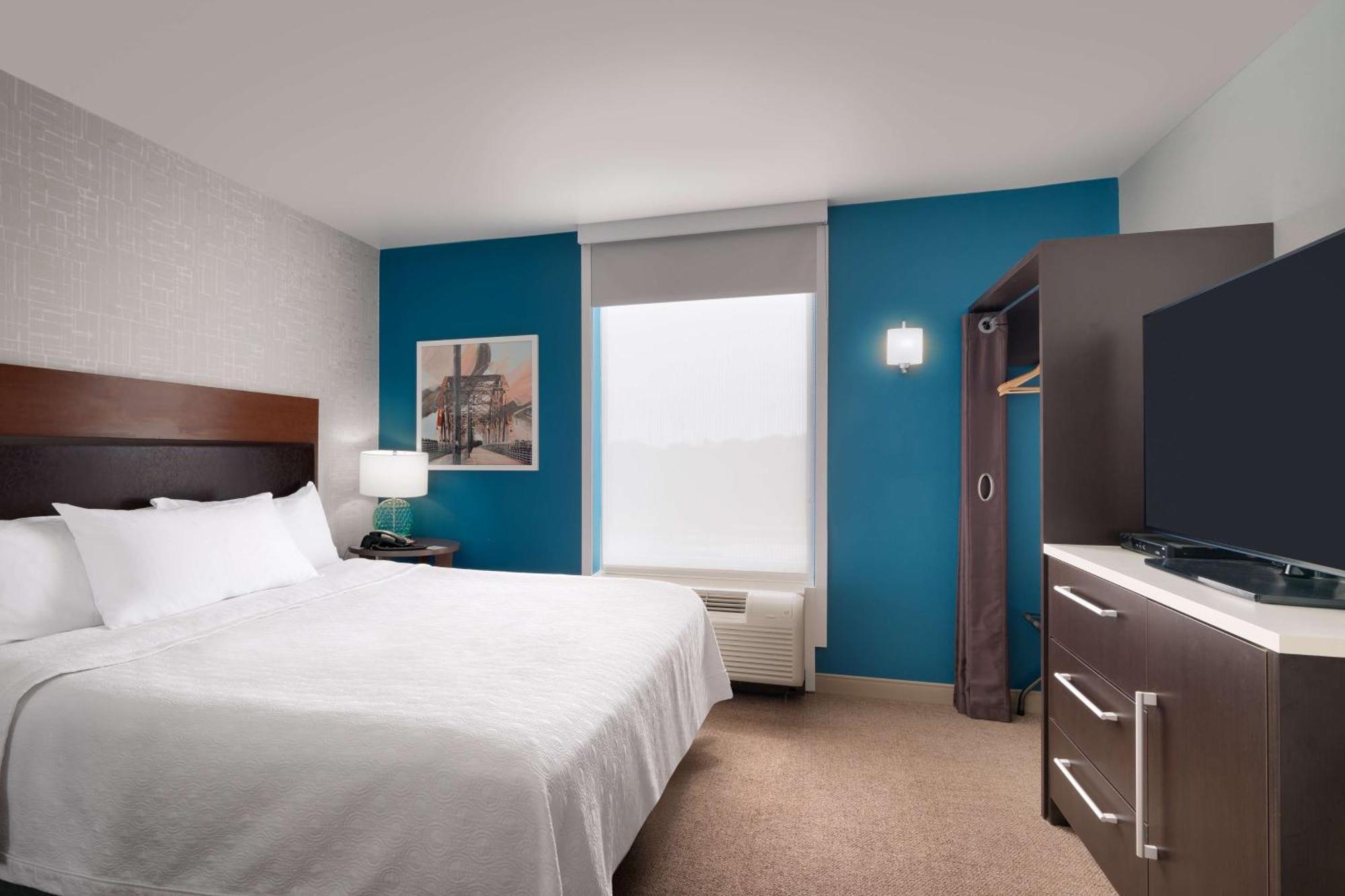 One-Bedroom King Suite - Non-Smoking