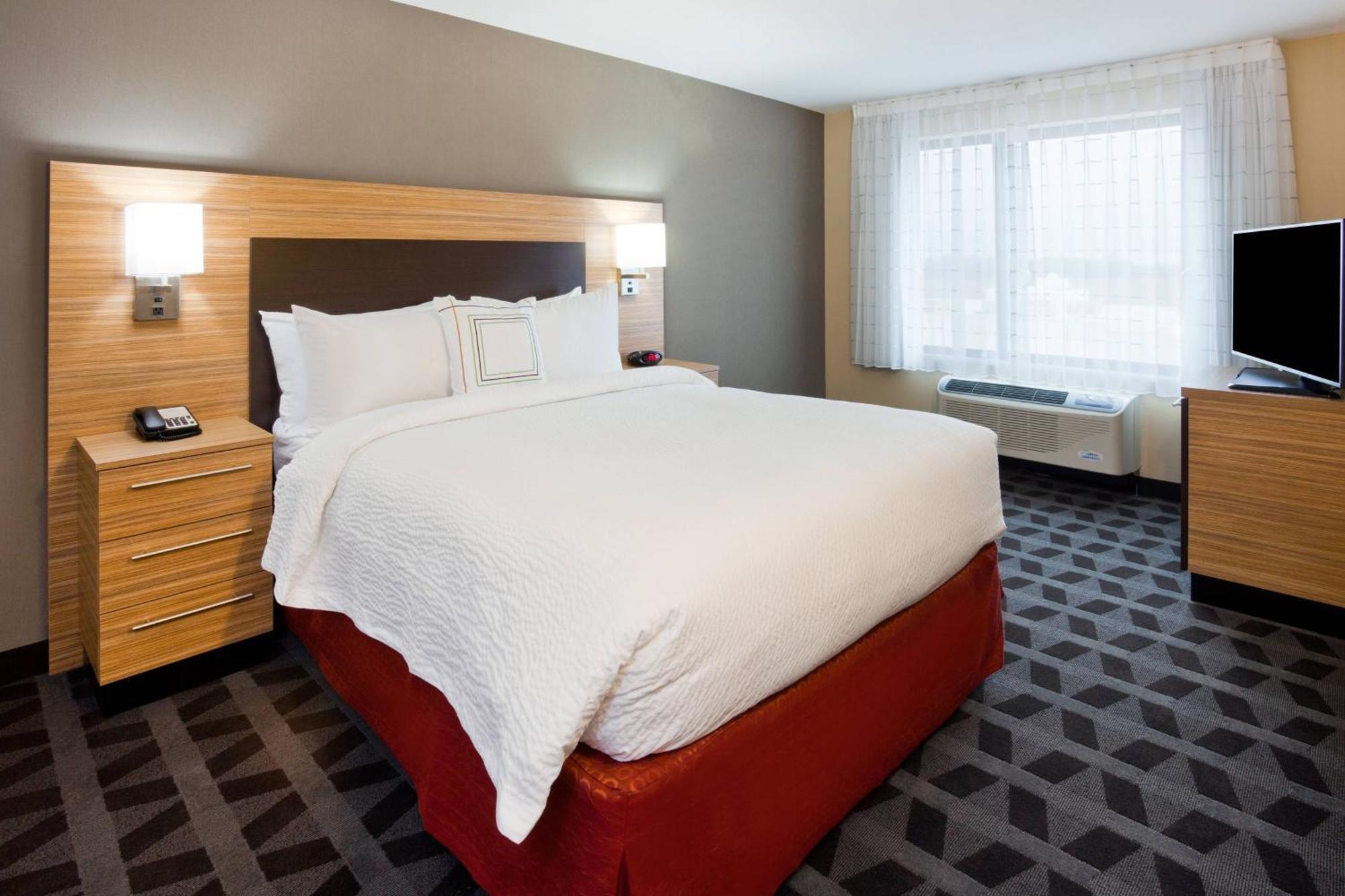 One-Bedroom Suite with City View