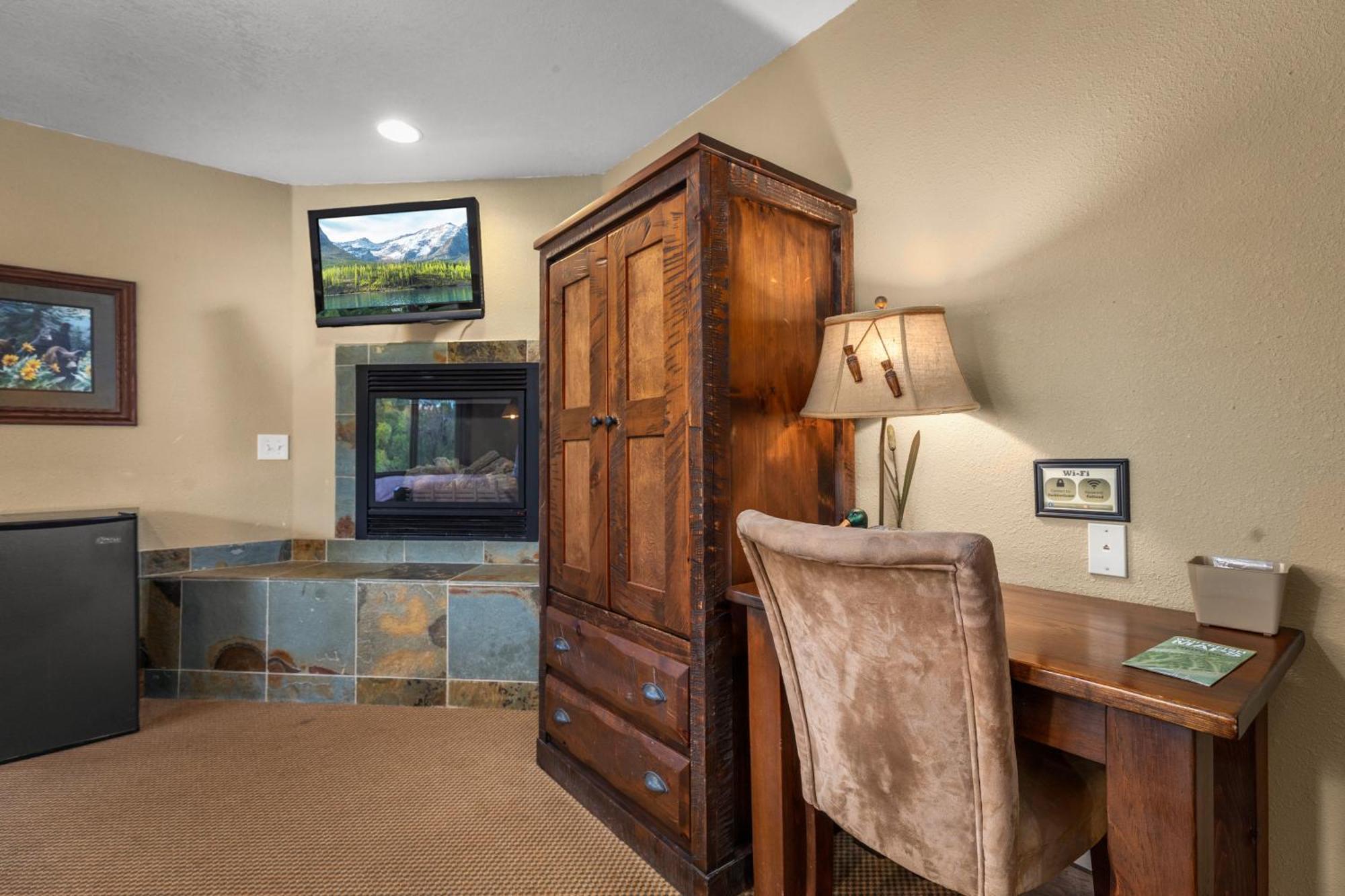 Deluxe King Room