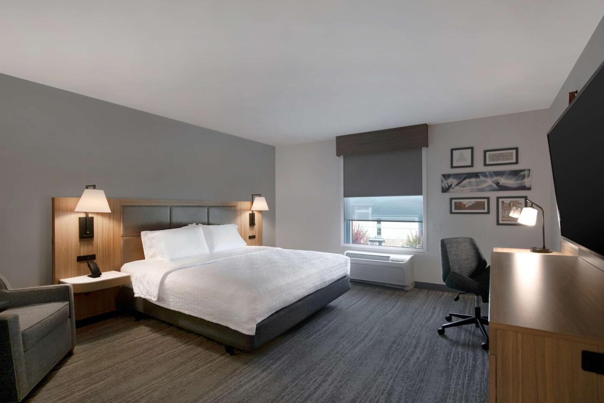 King Room Mobility Access or Non-Smoking