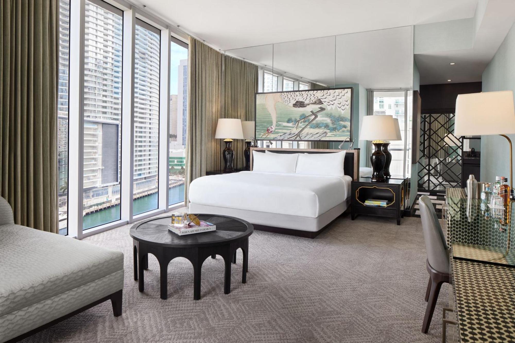 Premier King Studio Suite Balcony Corner