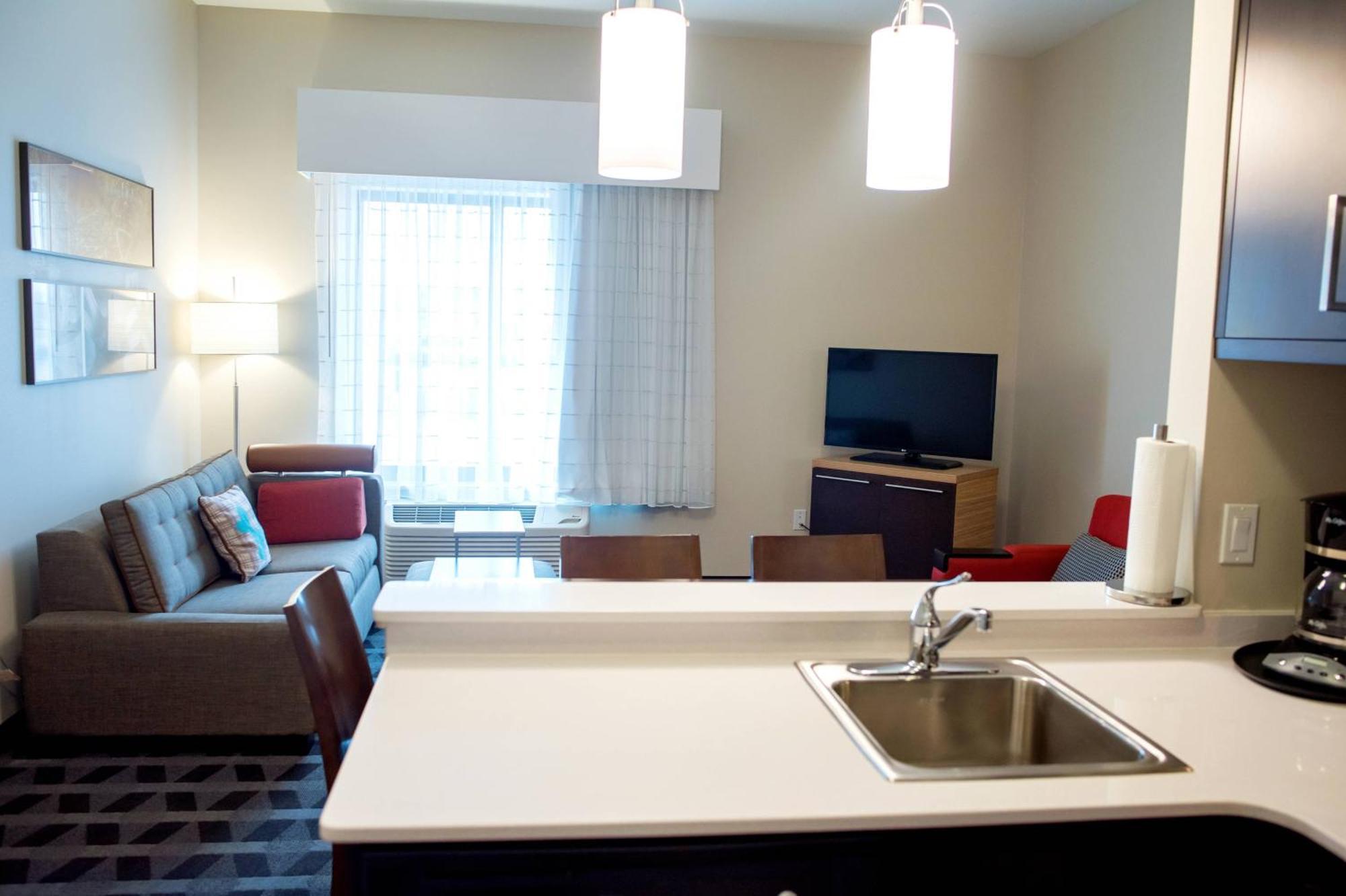 Two-Bedroom Suite with Two Queen Beds