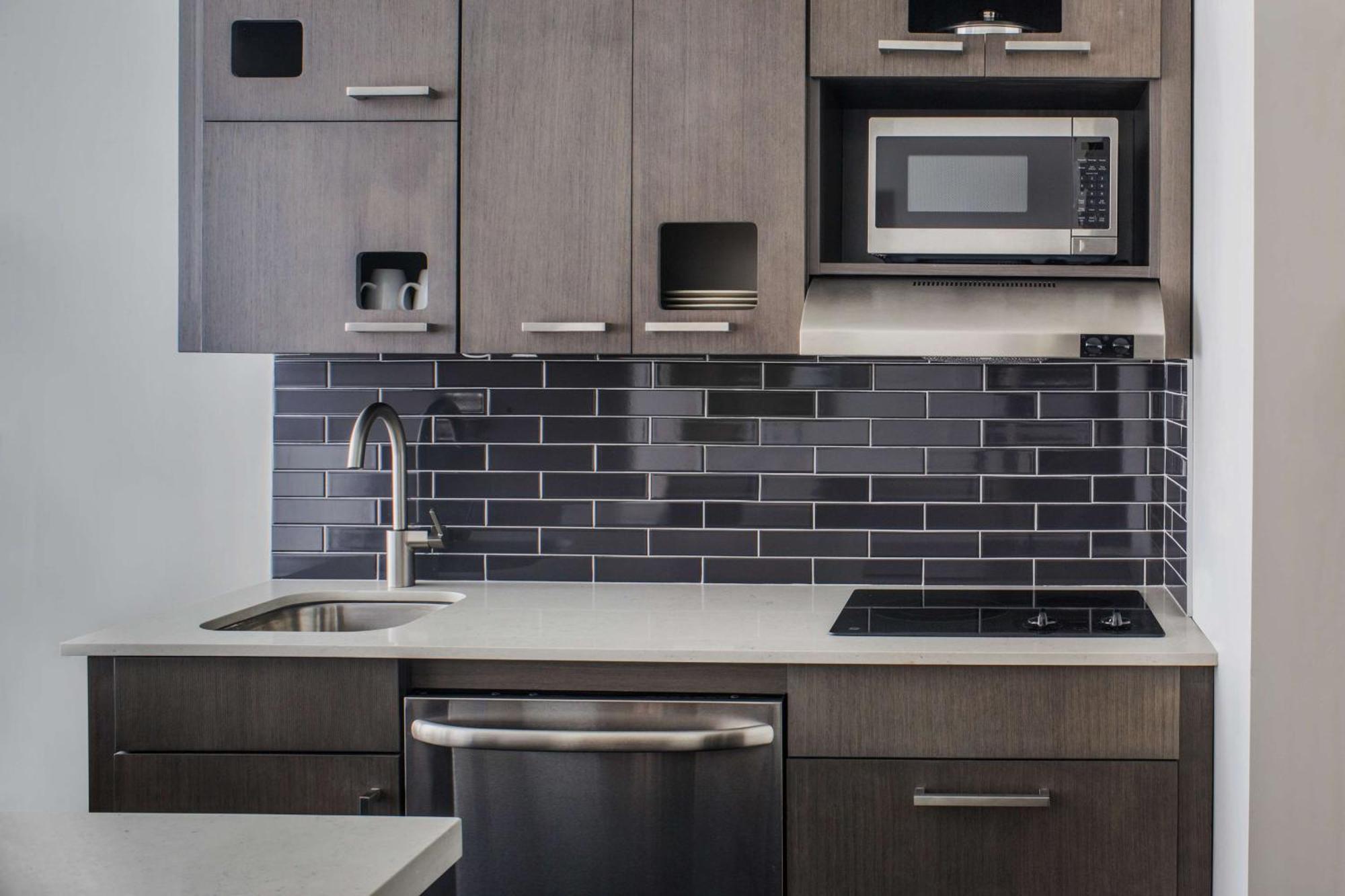 King Studio Suite Kitchen