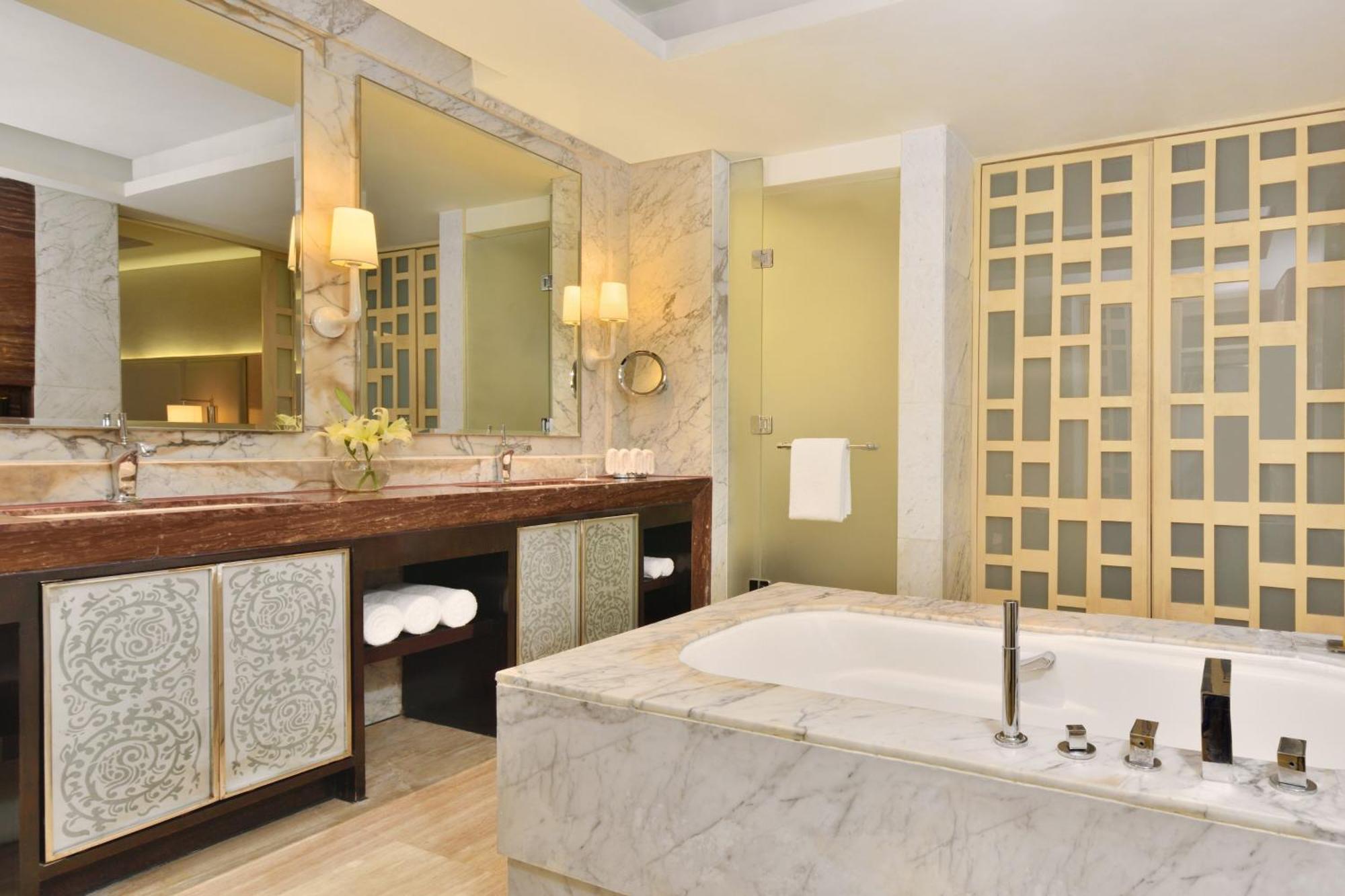 Luxury Suite complimentary & Club access unlimited IMFL Beverages 5PM to 7PM F&B at JW Café Saffron XO