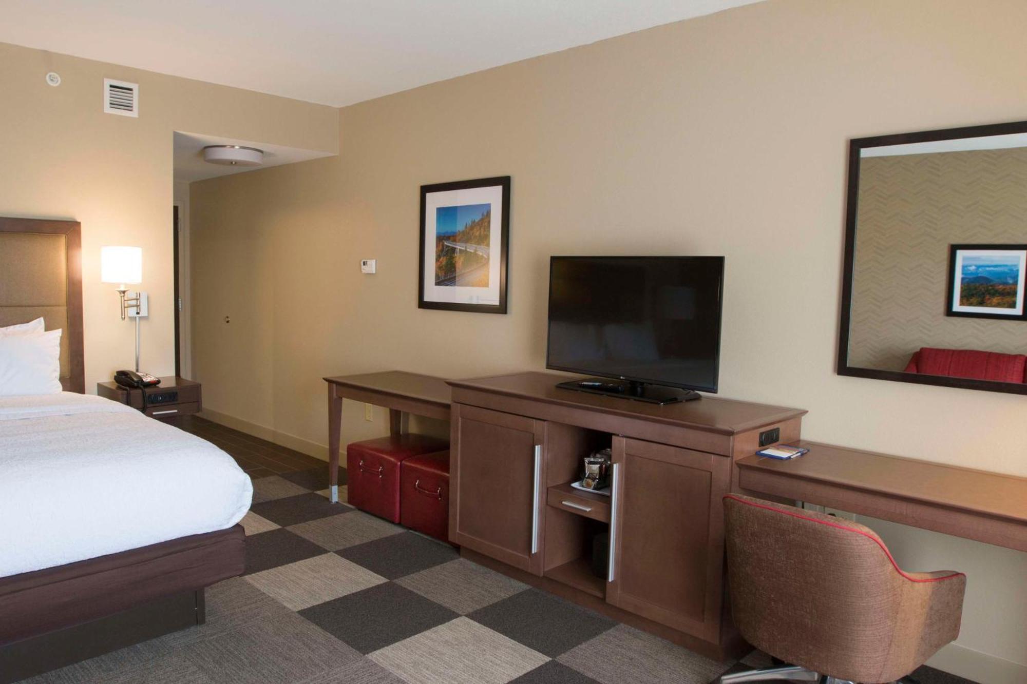 King Room with Sofa Bed - Non-Smoking