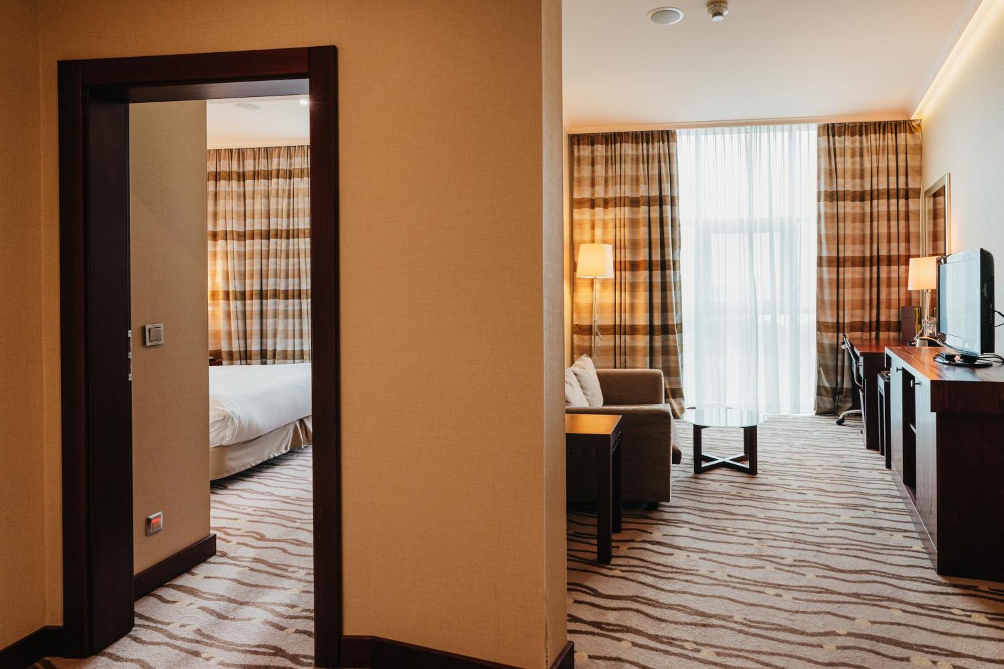 One-Bedroom King Suite