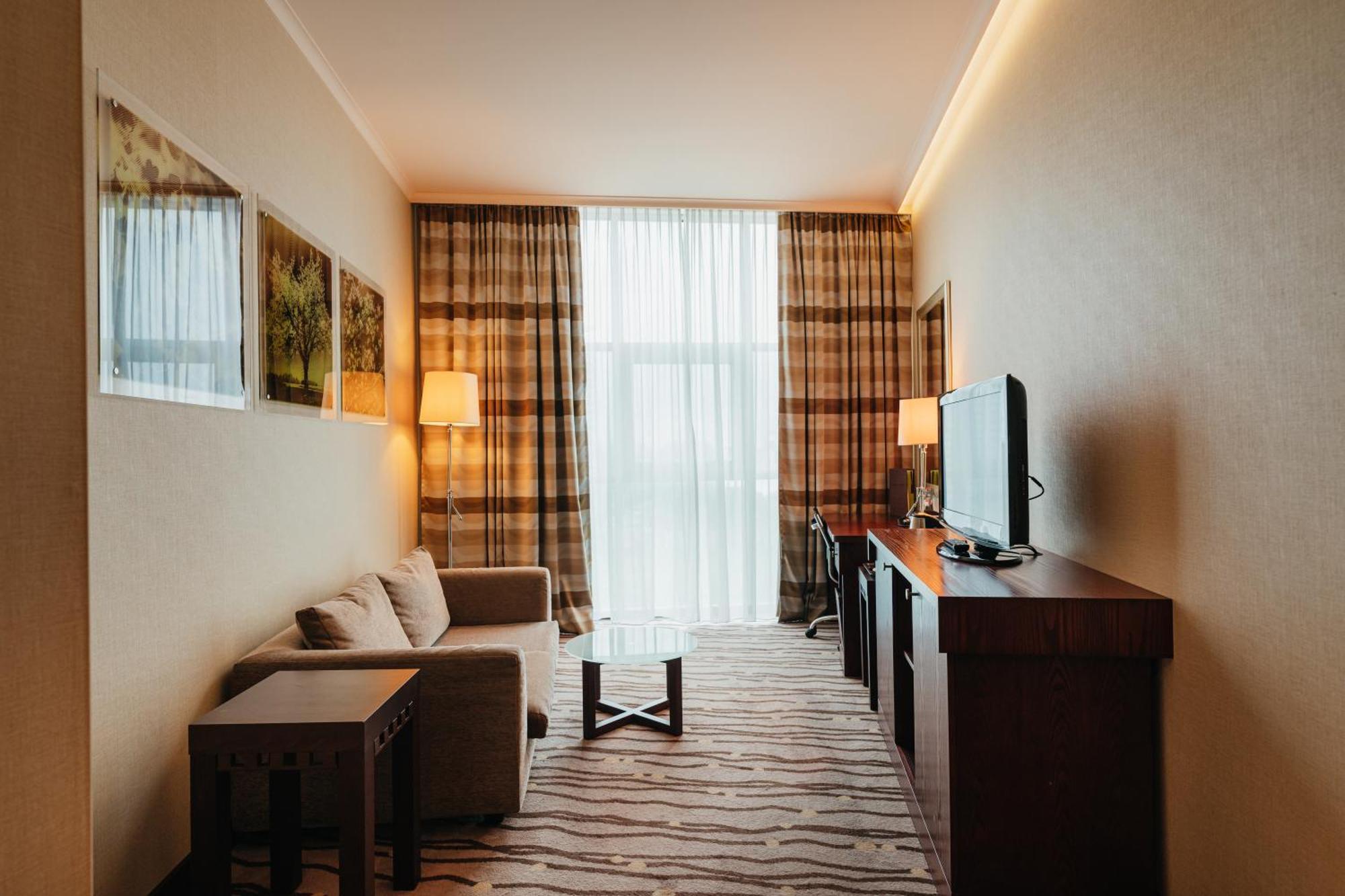 One-Bedroom King Suite