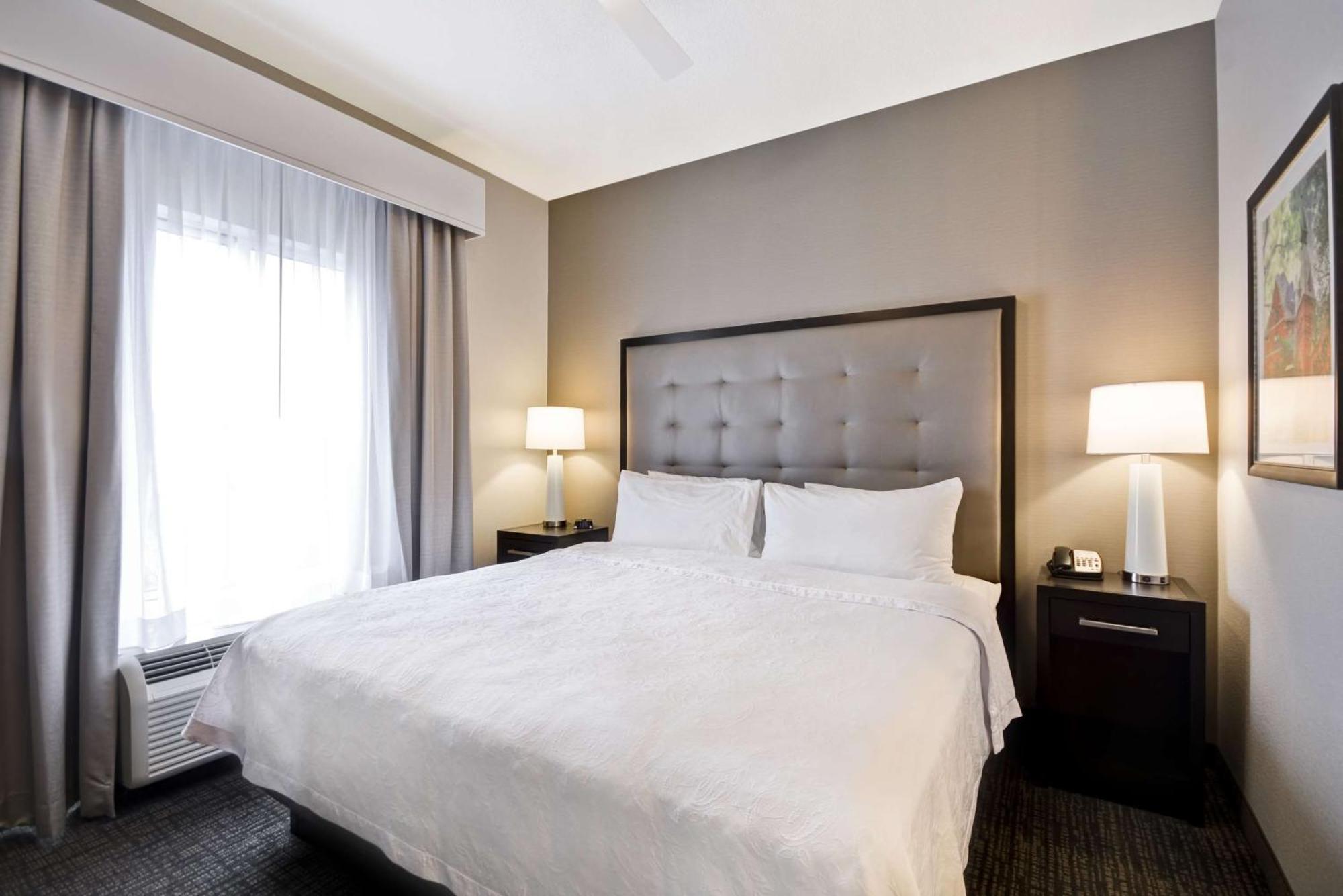 One-Bedroom King Suite Non-Smoking