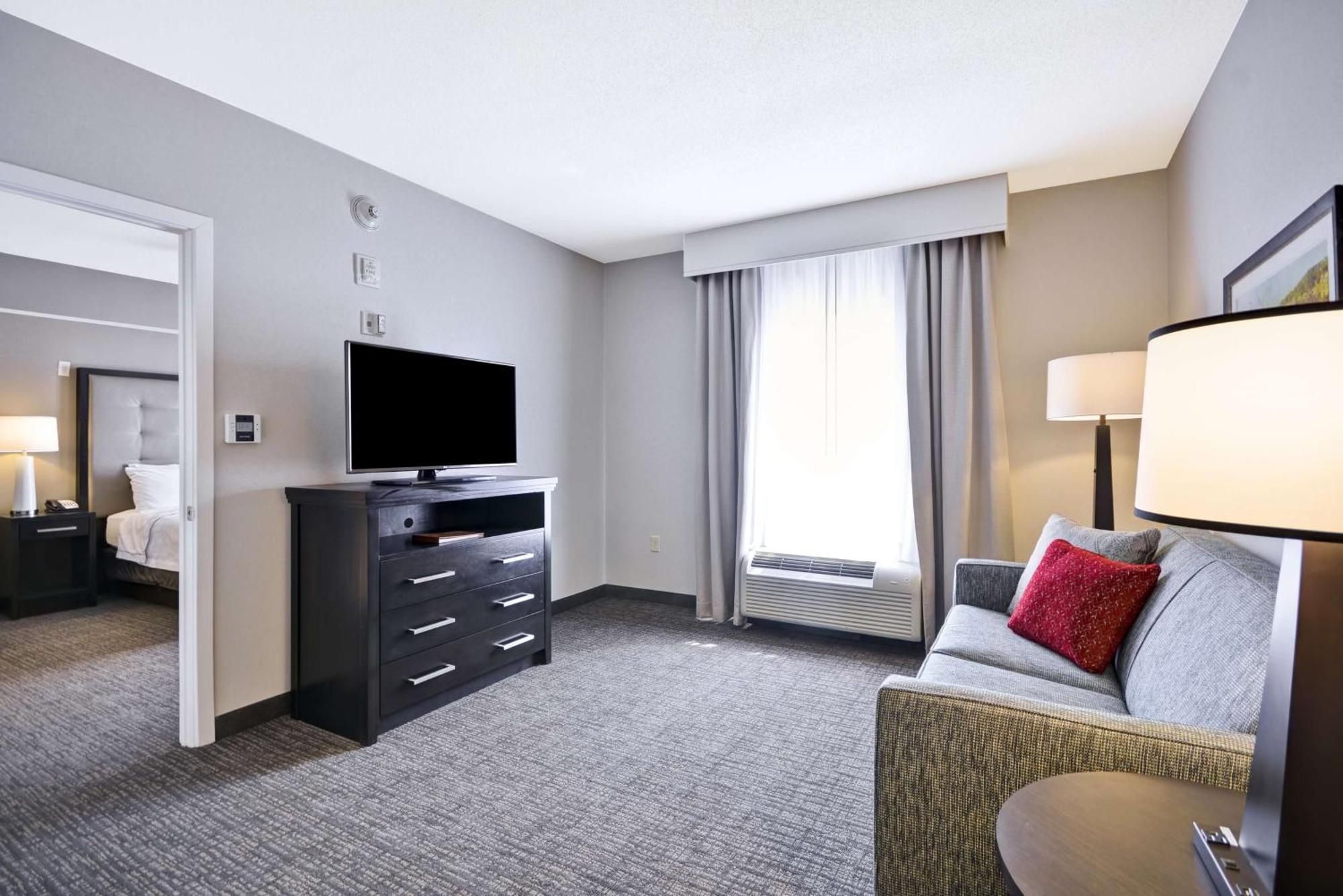 King Suite Mobility Access or Non-Smoking