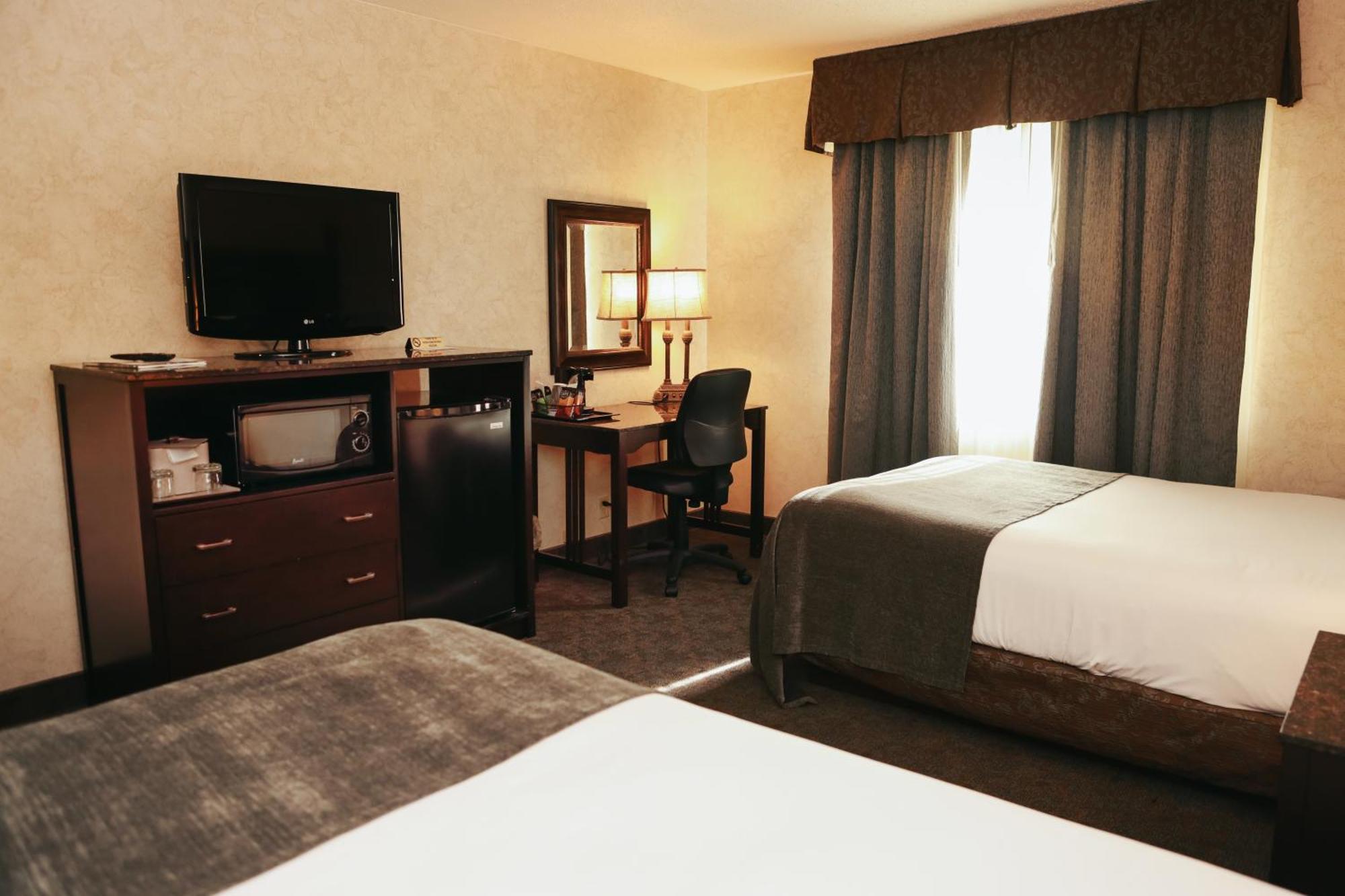 Queen Room Two Queen Beds