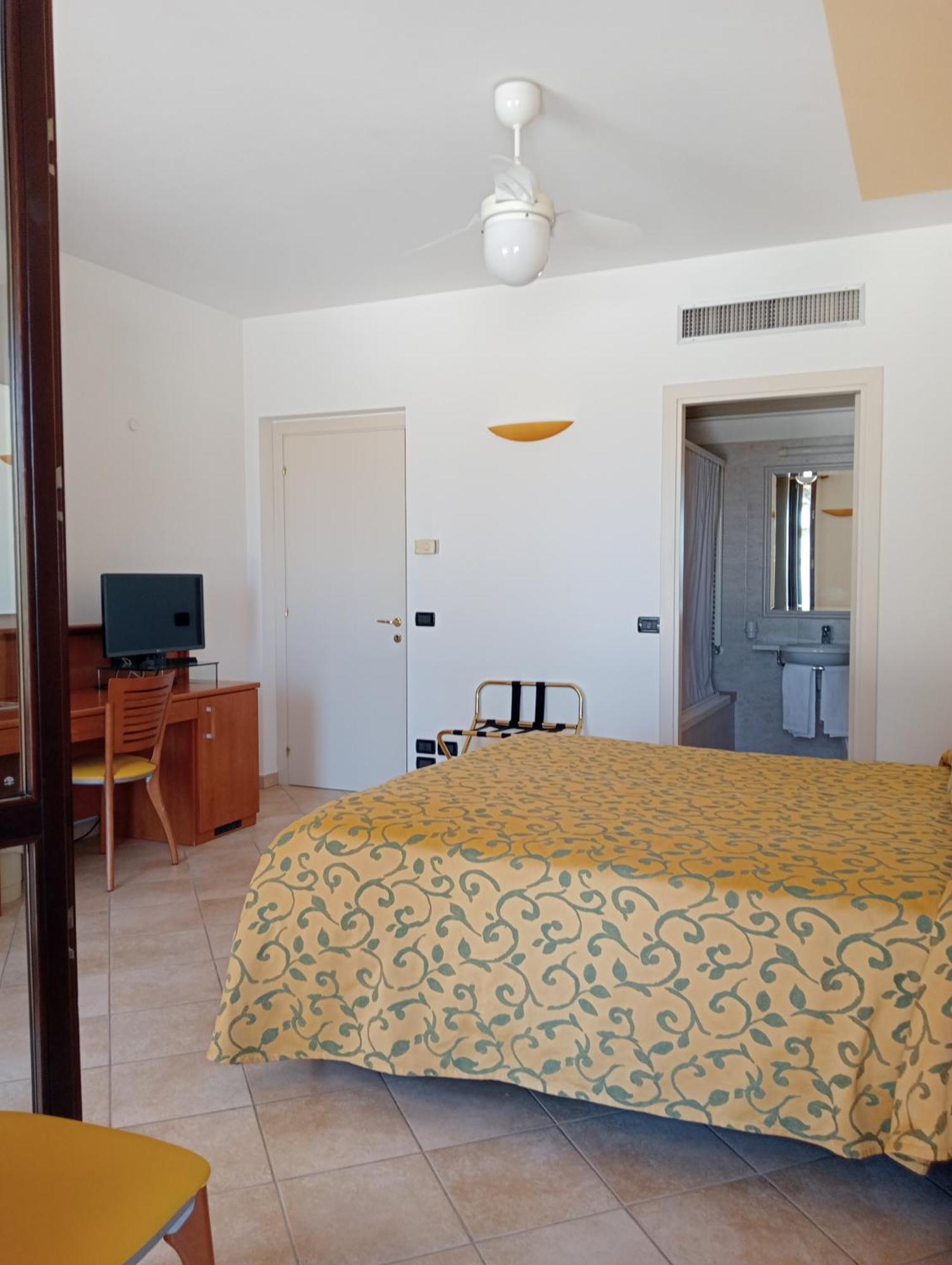 Large Double Room