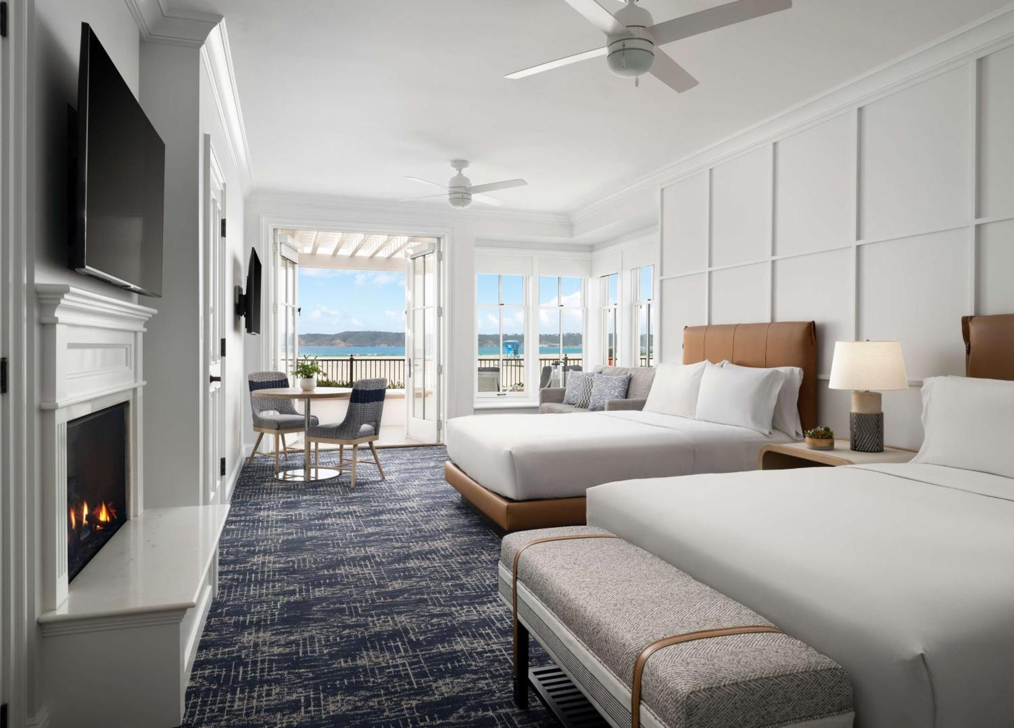 Queen Oceanfront Cottage Room