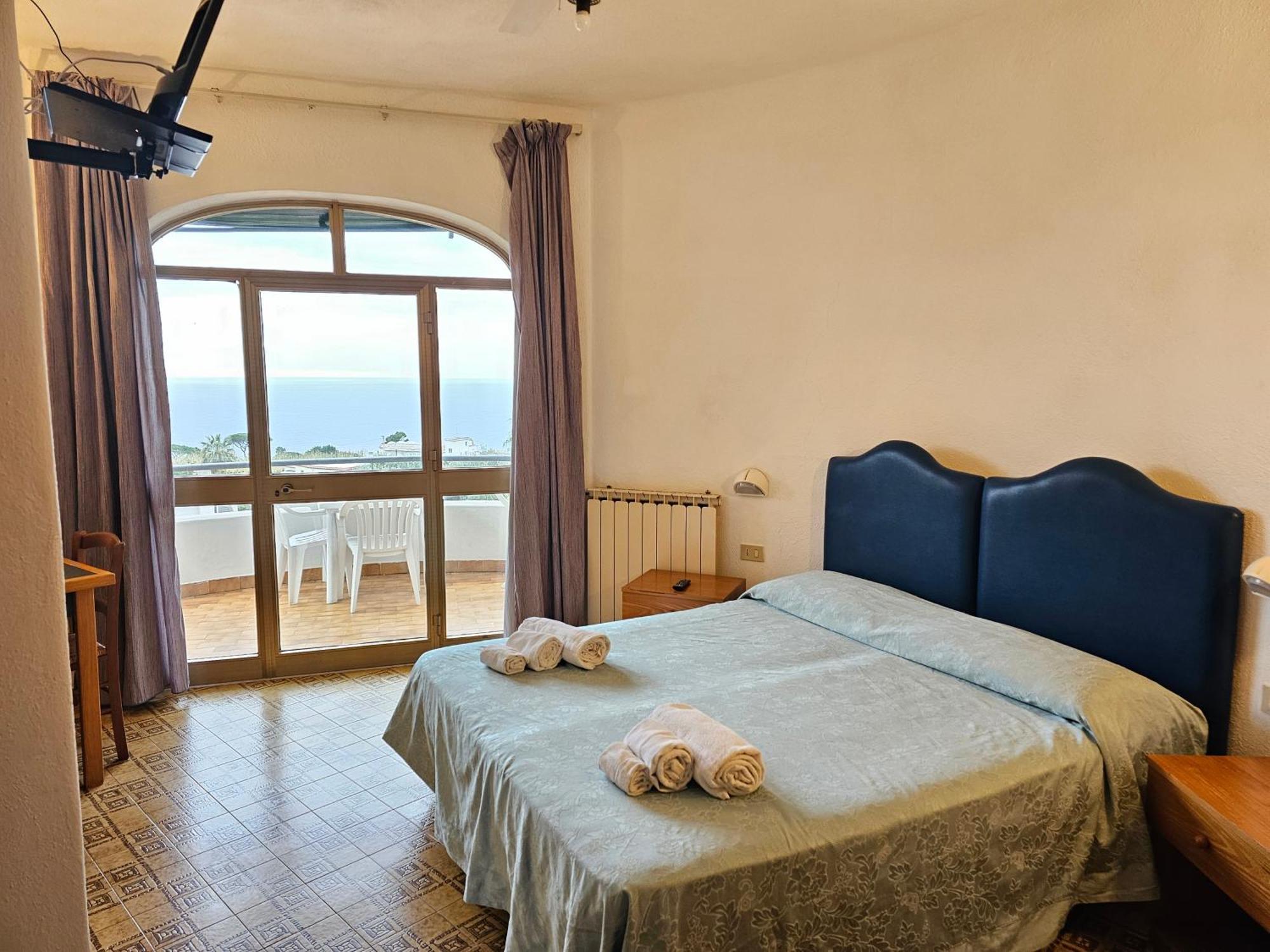 Studio Apartment Sea View