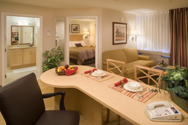 One-Bedroom Suite,1499556790:JPEG