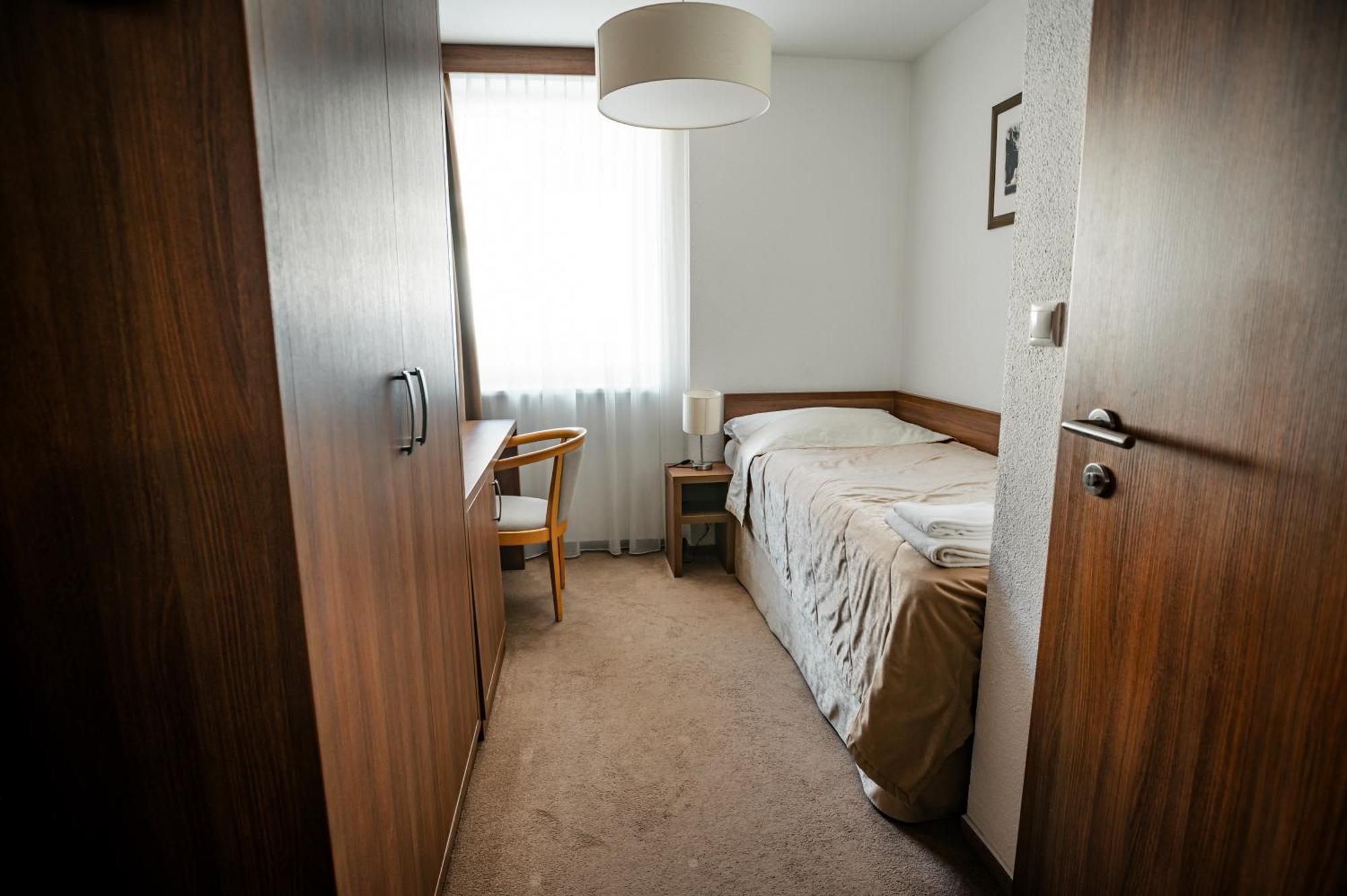 Single Room Bathroom
