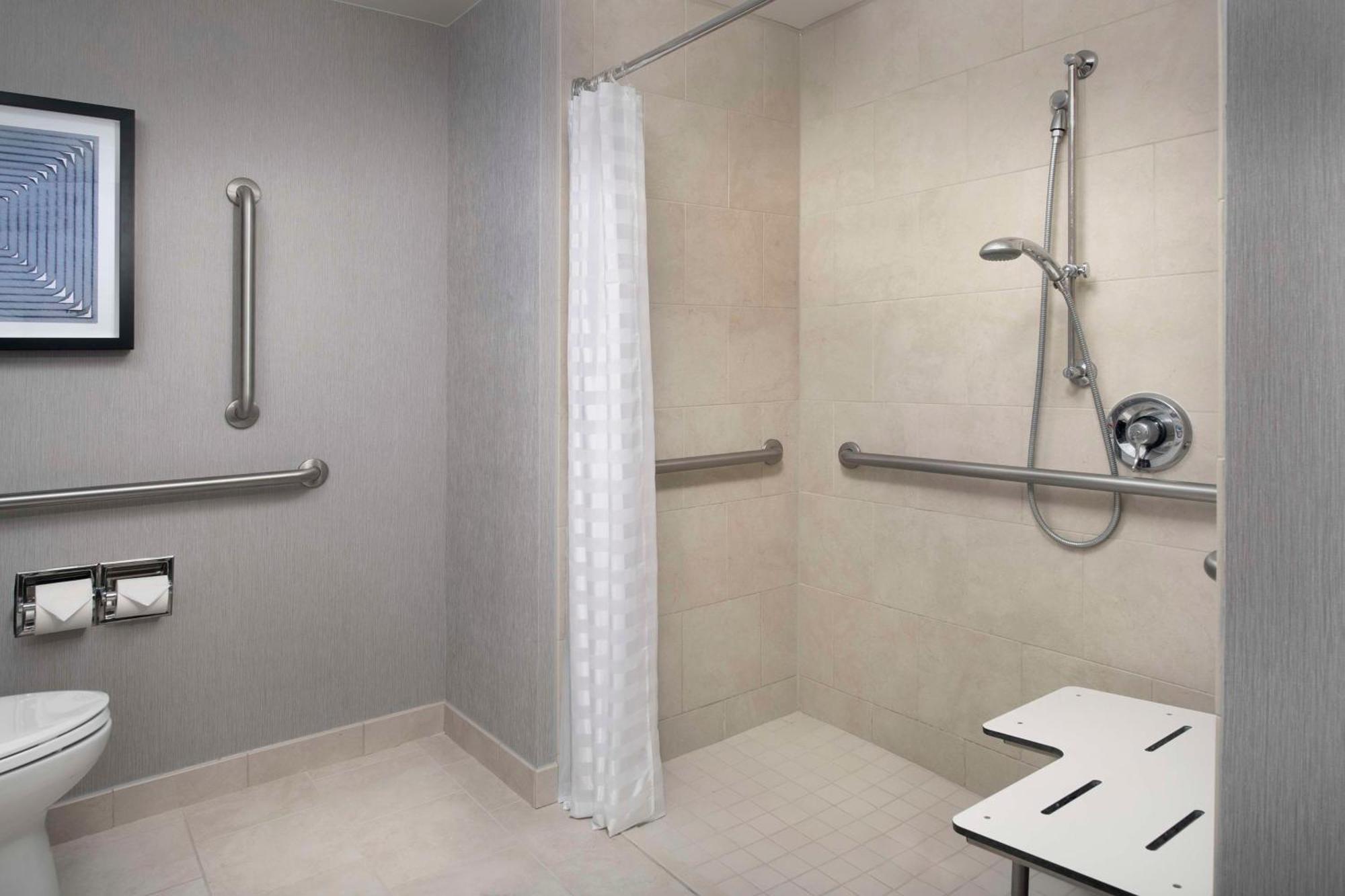 King Room Sofa Bed Accessible Tub Disability Access,1499875282:JPEG