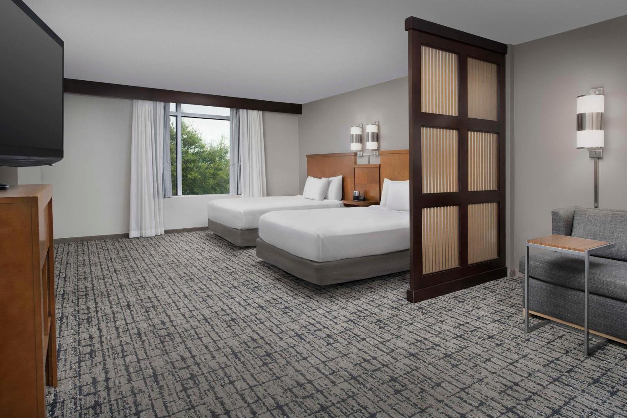 Queen Room Two Queen Beds Sofa Bed Accessible Tub
