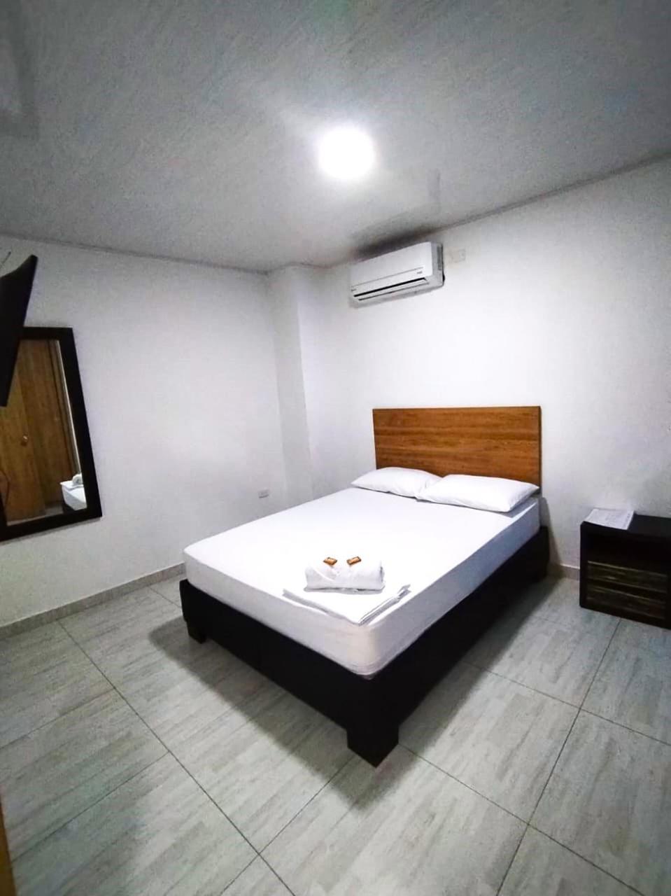 Deluxe Room,1502970232:JPEG