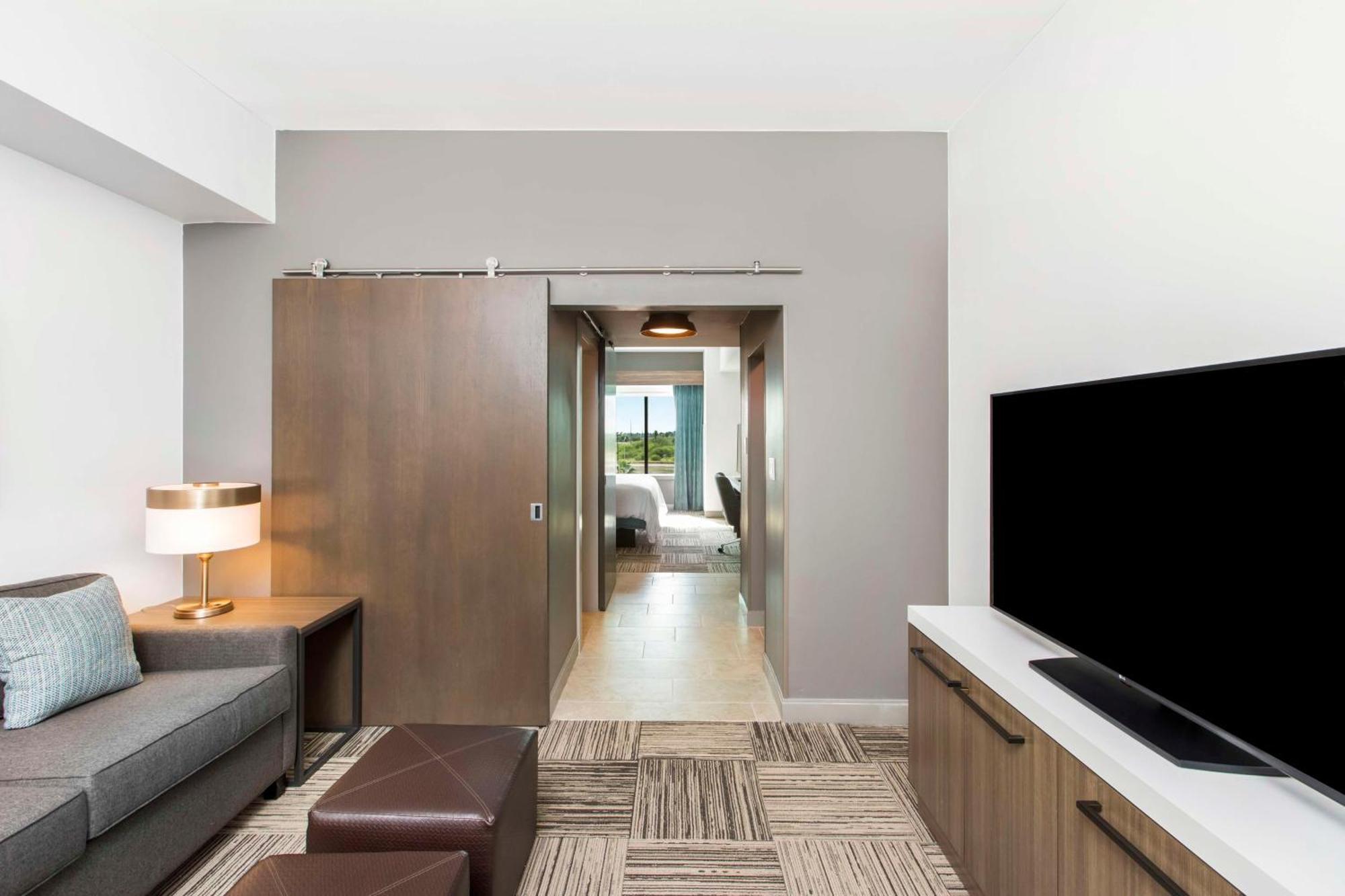 Junior King Suite