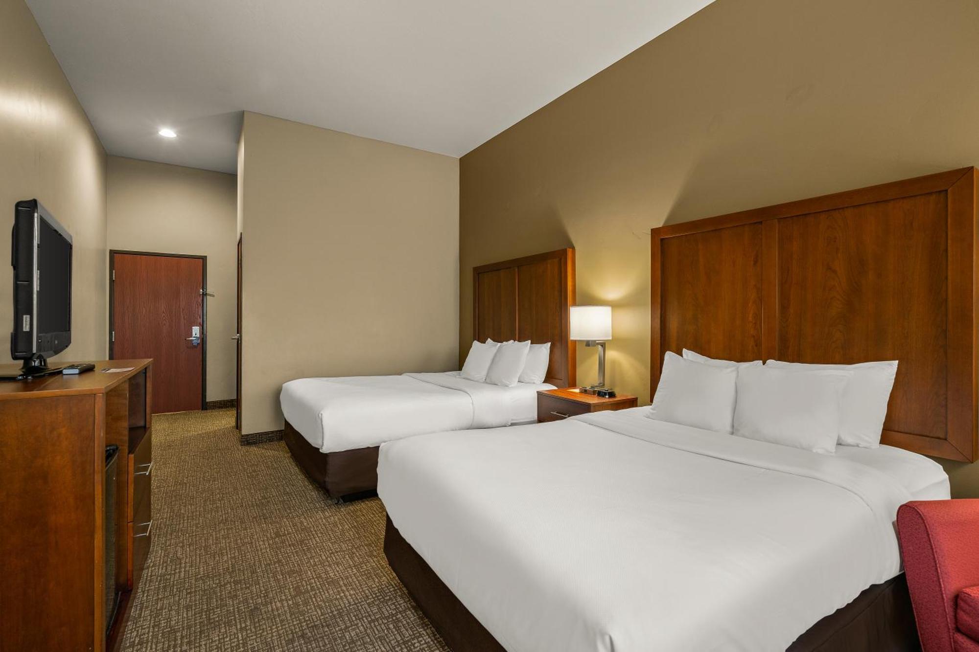 Queen Room with Two Queen Beds - Non-Smoking
