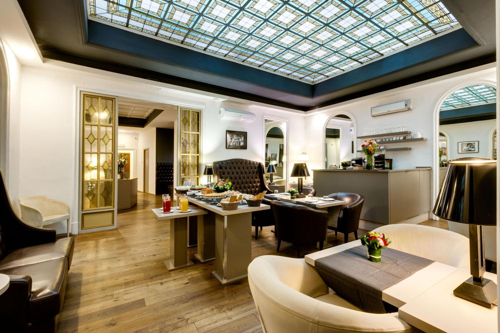 Luxury Suite Waterfall