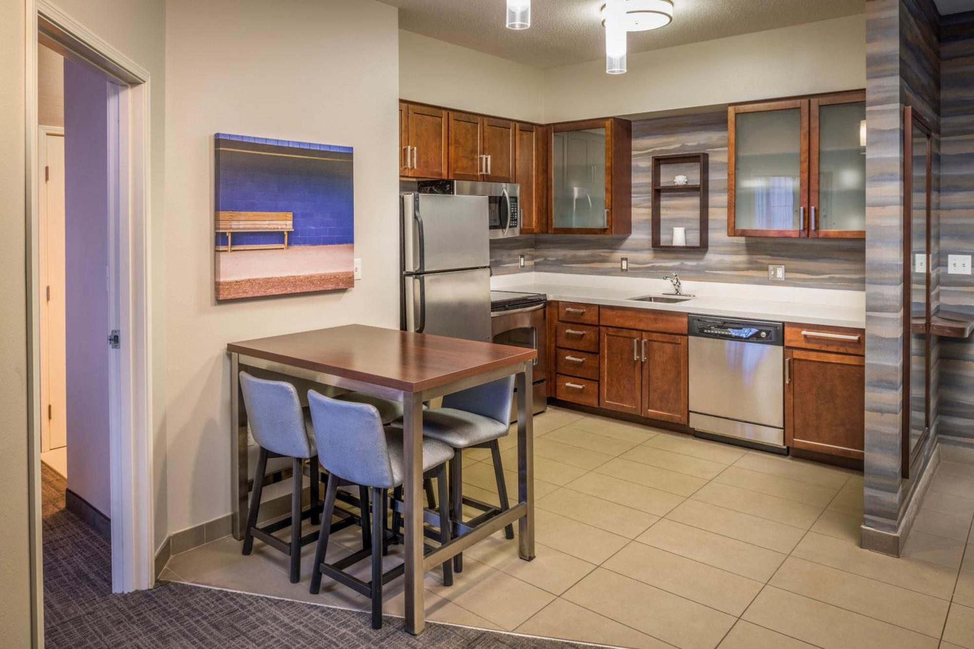 2 Bedroom Suite Bedroom 1 1 King Bedroom 2 1 King