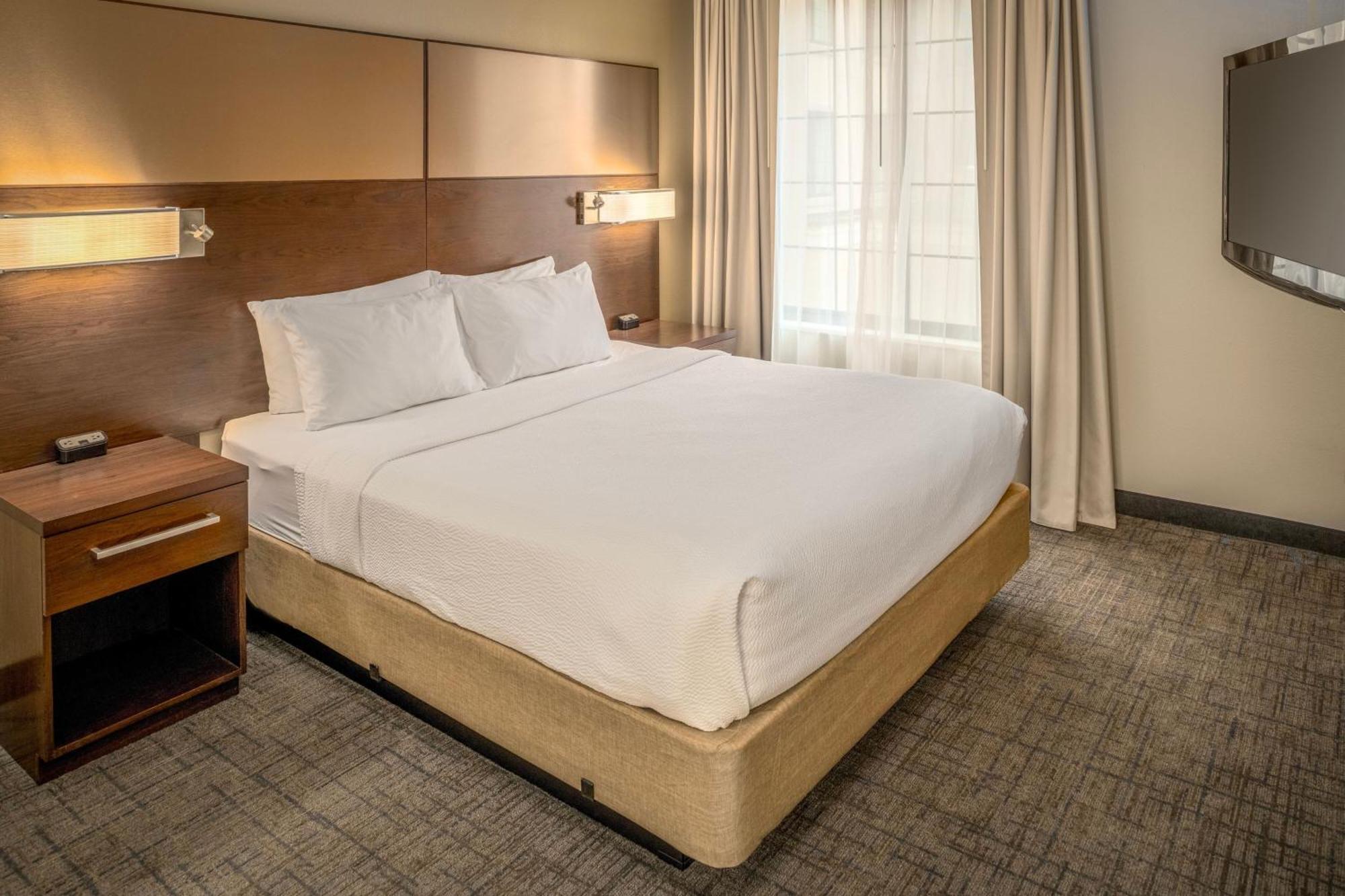 2 Bedroom Suite Bedroom 1 1 King Bedroom 2 1 King